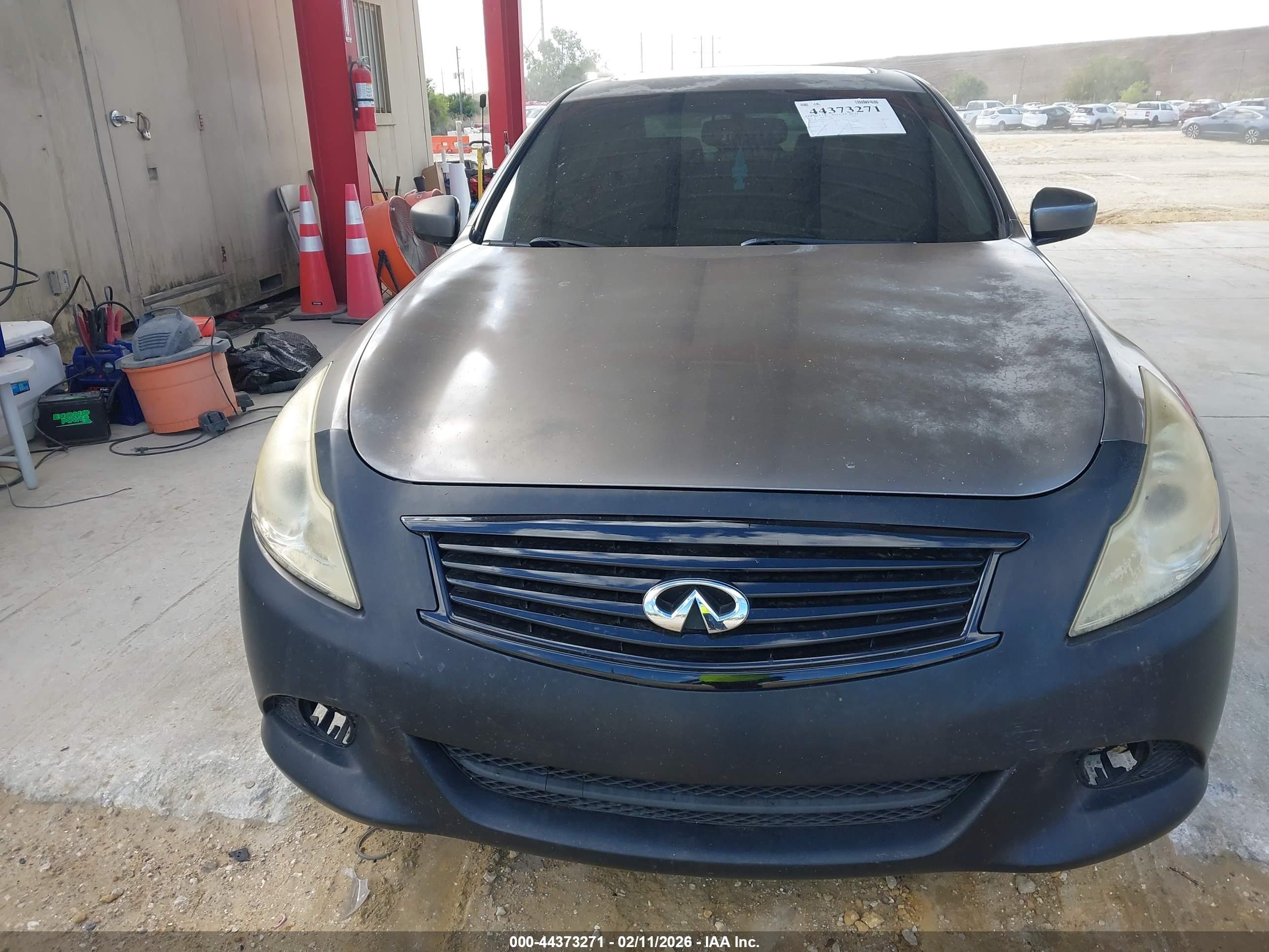INFINITI G37 image 6