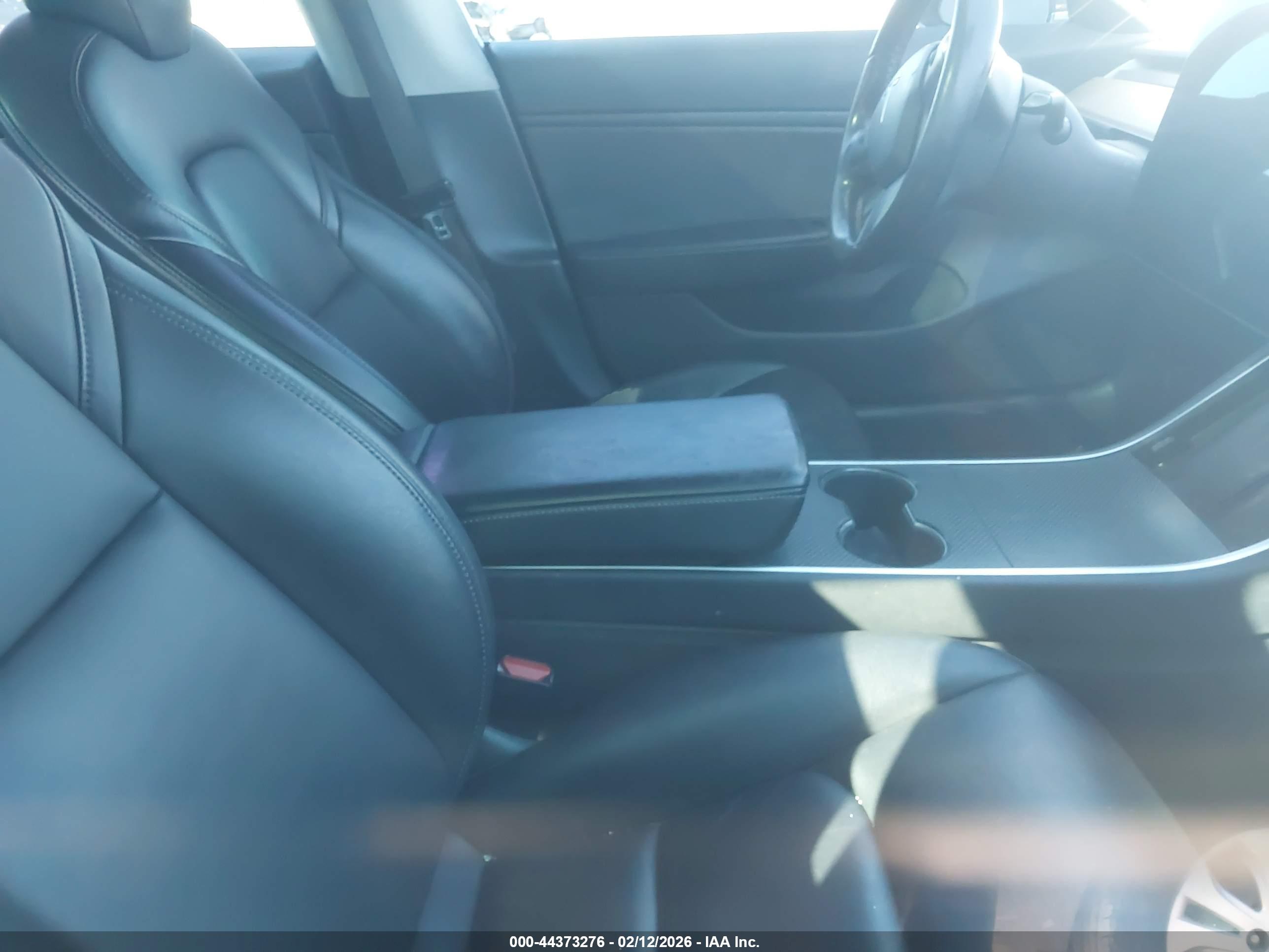 TESLA MODEL image 5