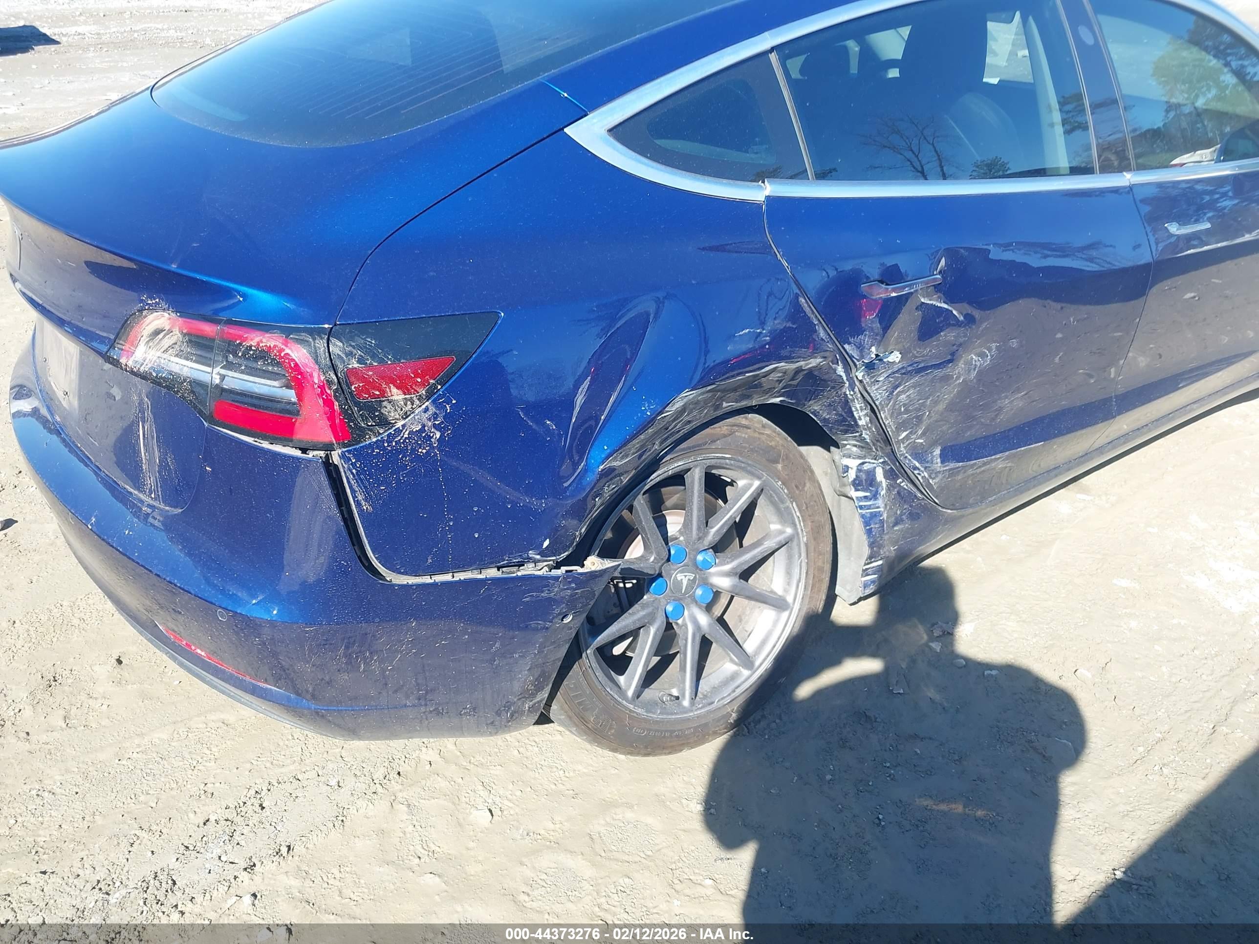 TESLA MODEL image 6