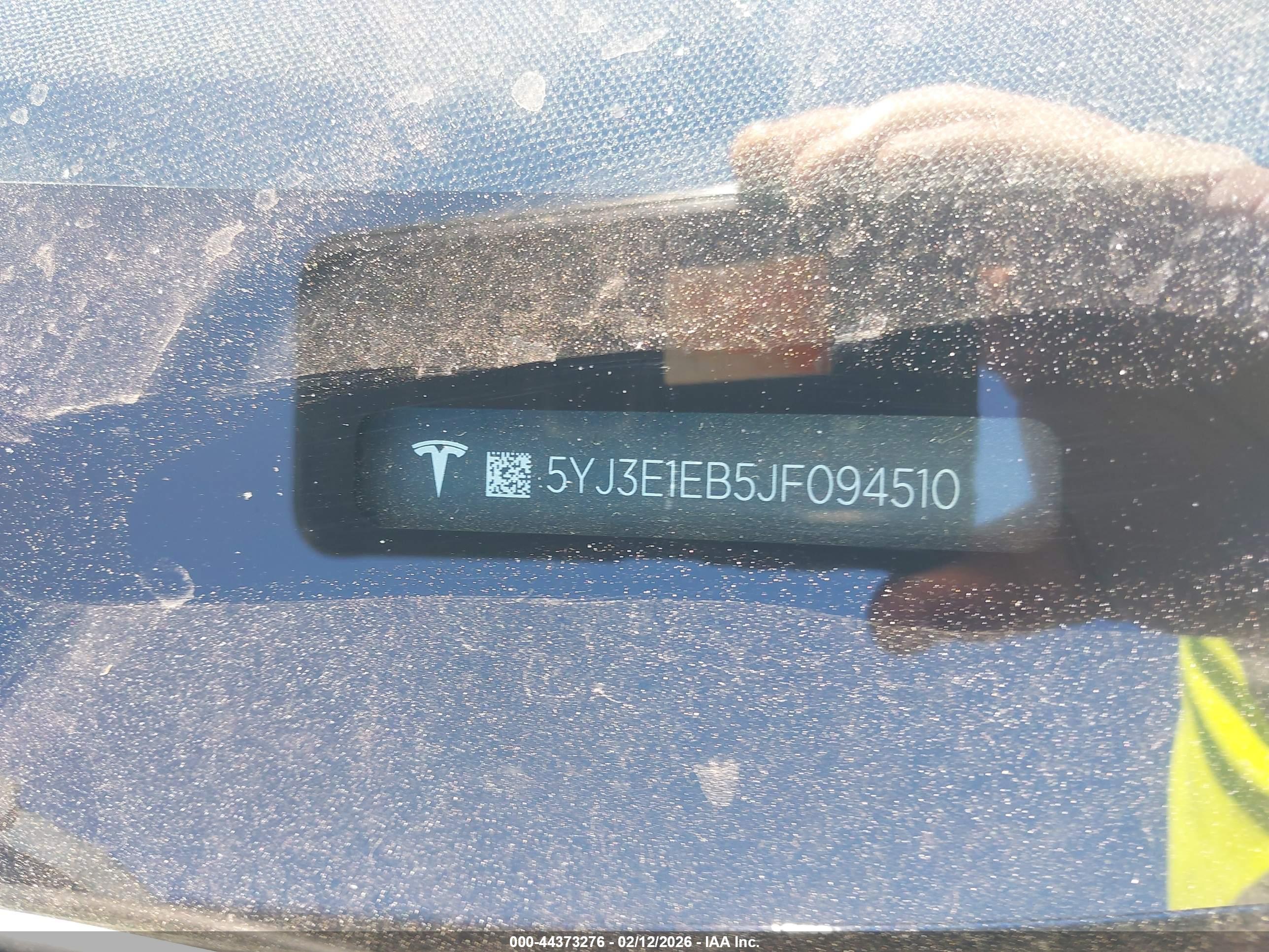 TESLA MODEL image 9