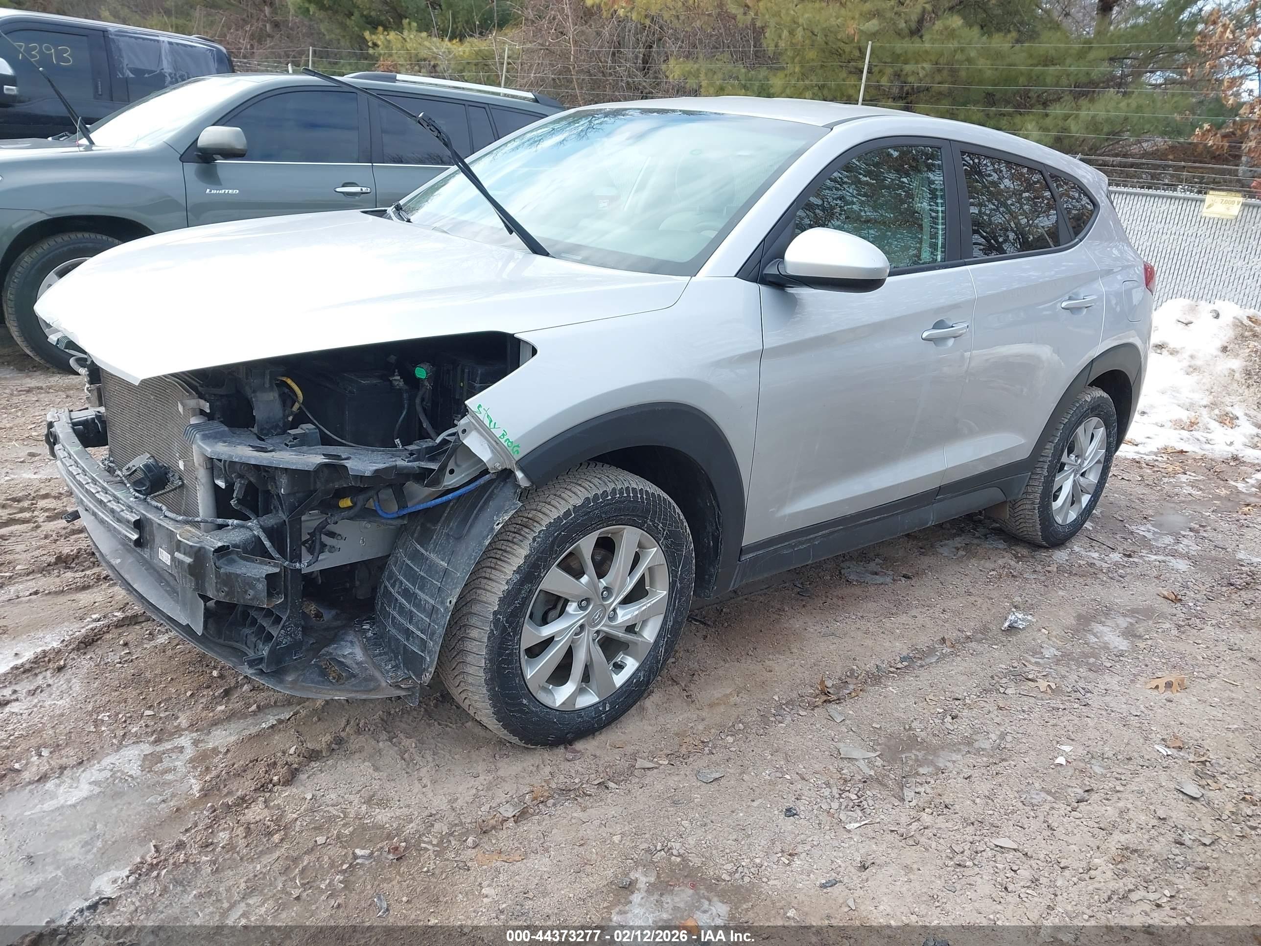 HYUNDAI TUCSON image 2