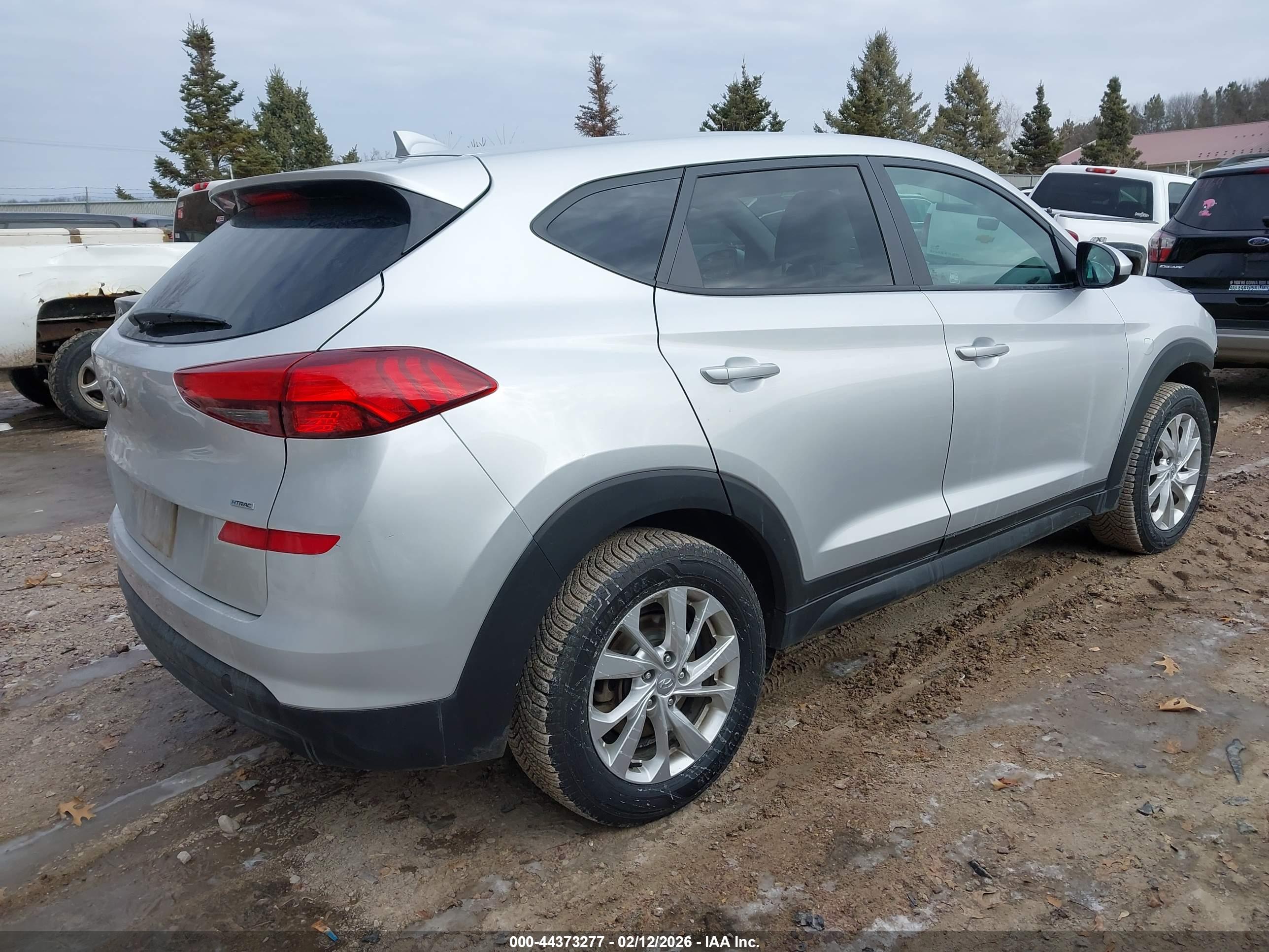 HYUNDAI TUCSON image 4