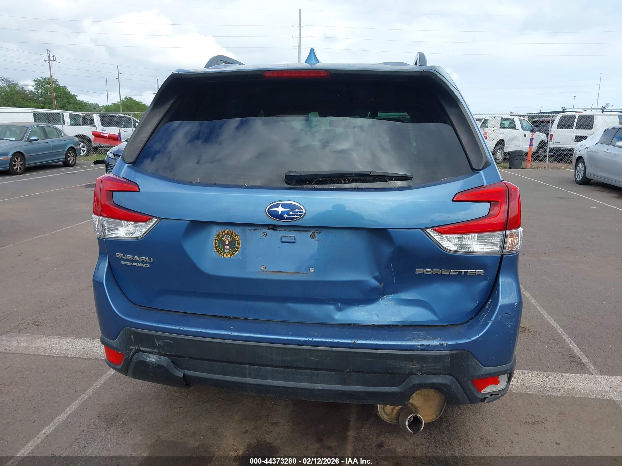 SUBARU FORESTER image 6