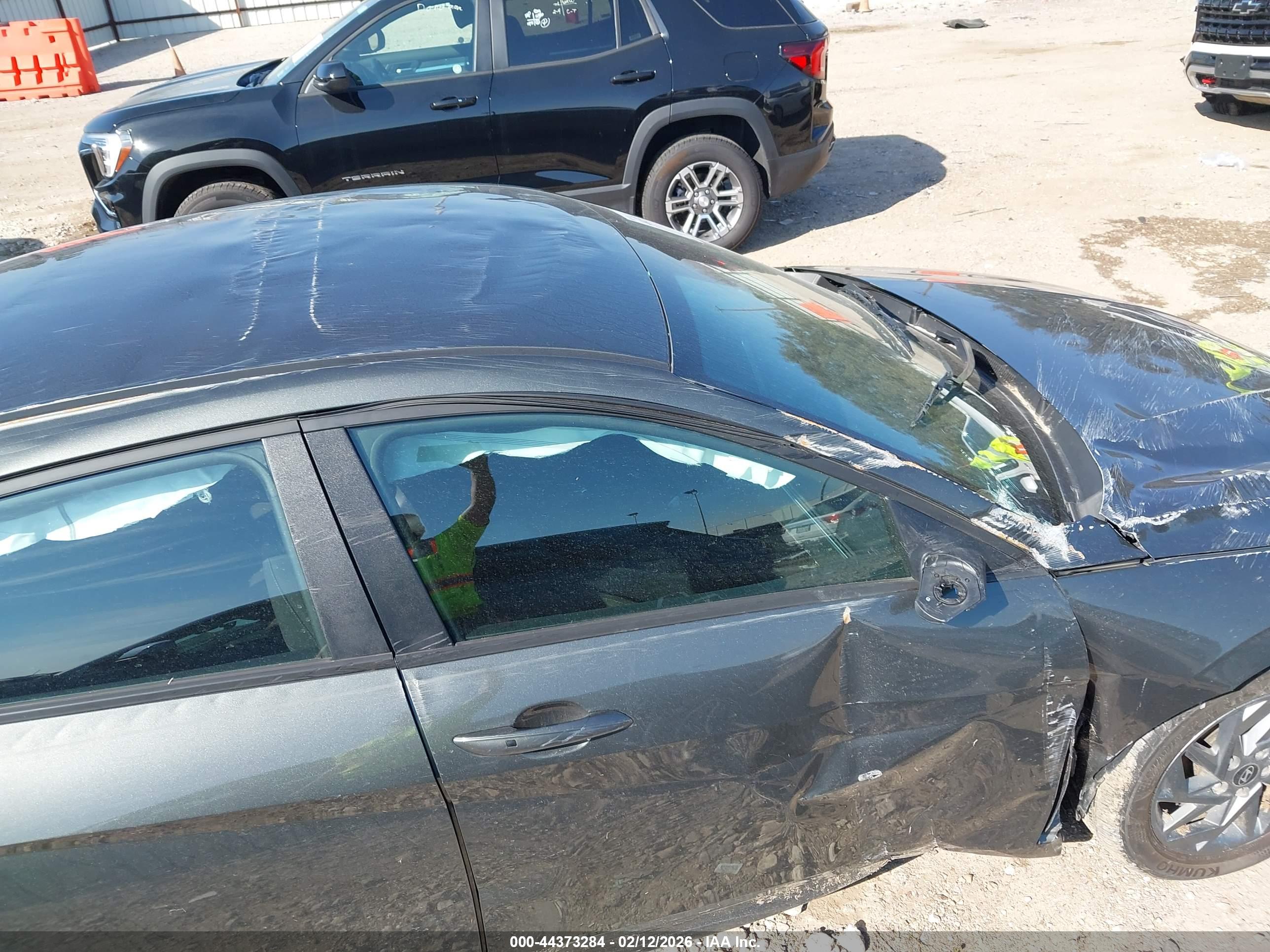 HYUNDAI ELANTRA image 6