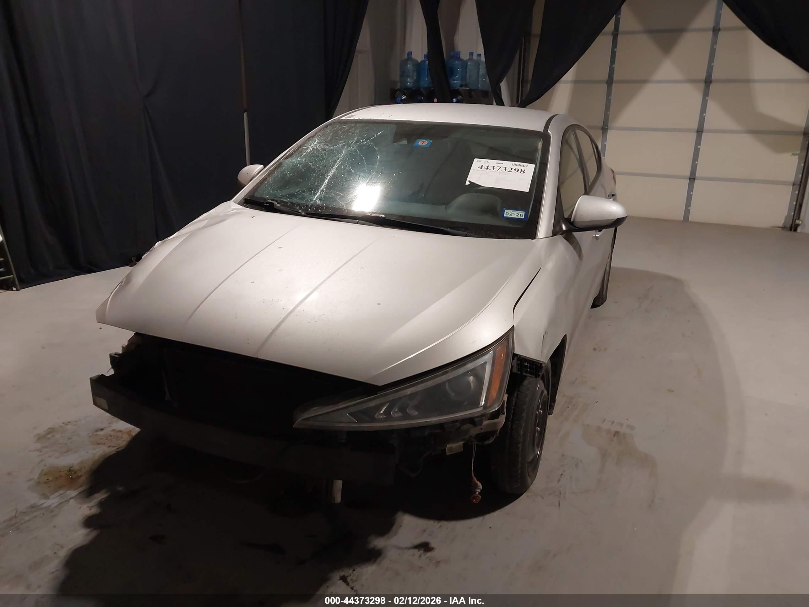 HYUNDAI ELANTRA image 2