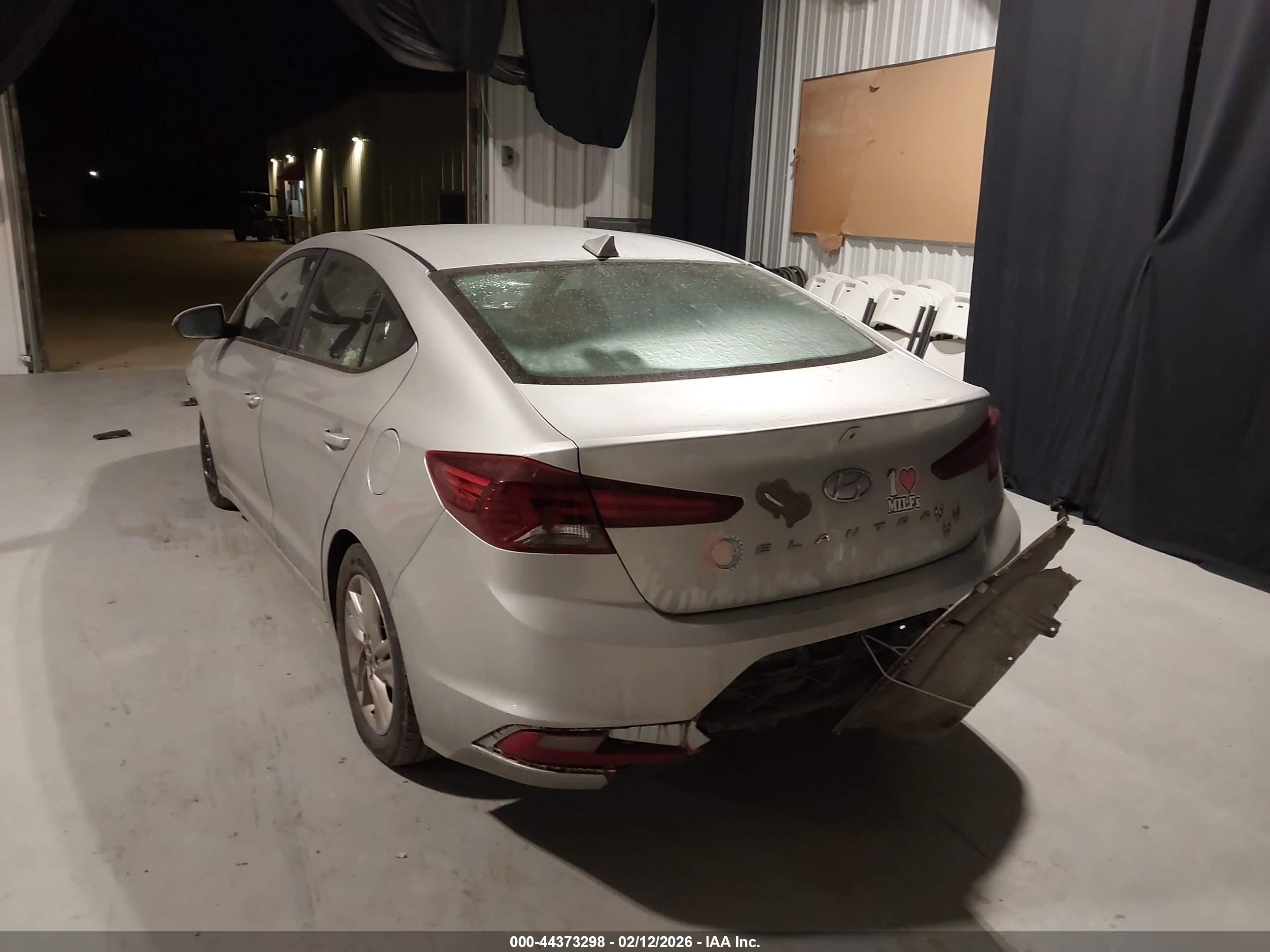 HYUNDAI ELANTRA image 3