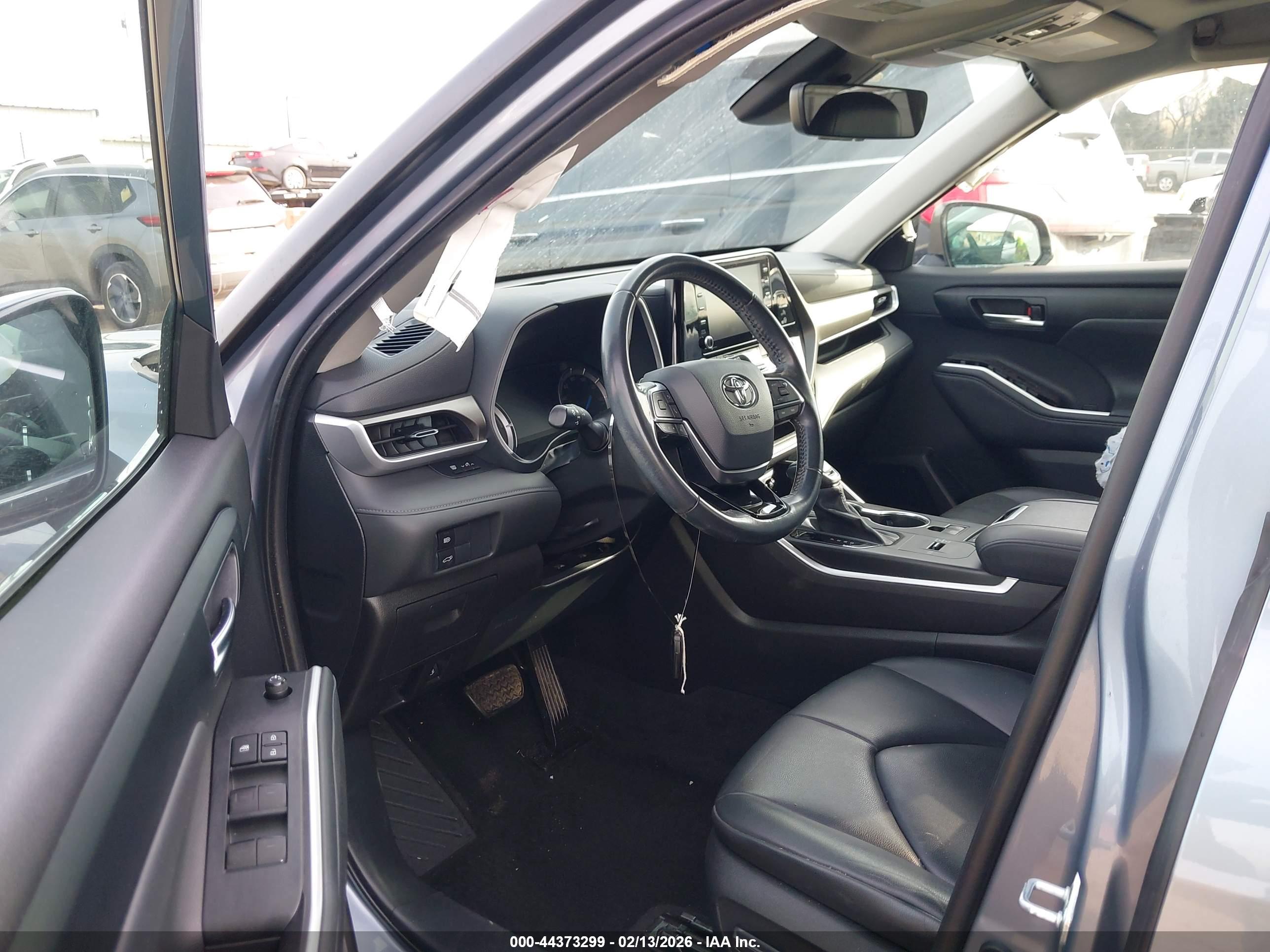 TOYOTA HIGHLANDER image 5