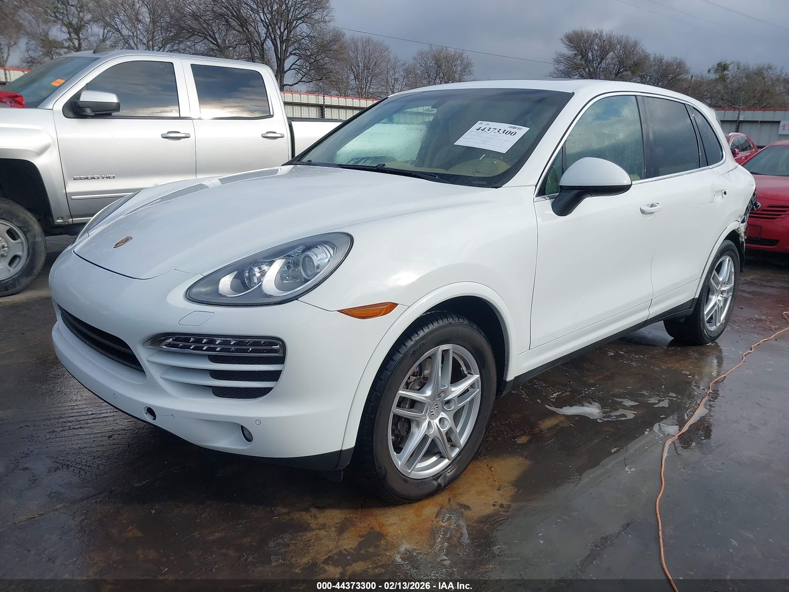 PORSCHE CAYENNE image 2