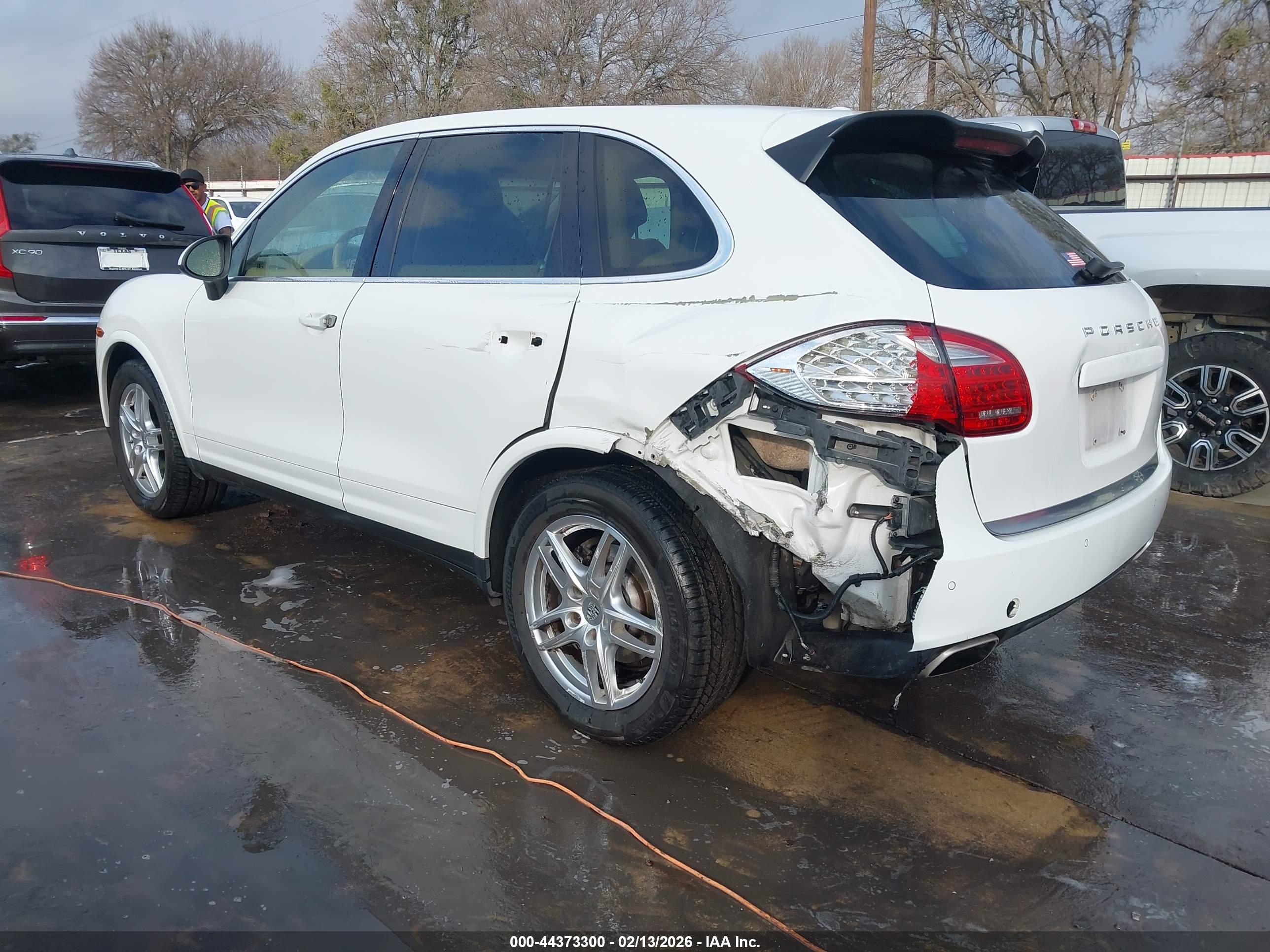 PORSCHE CAYENNE image 3