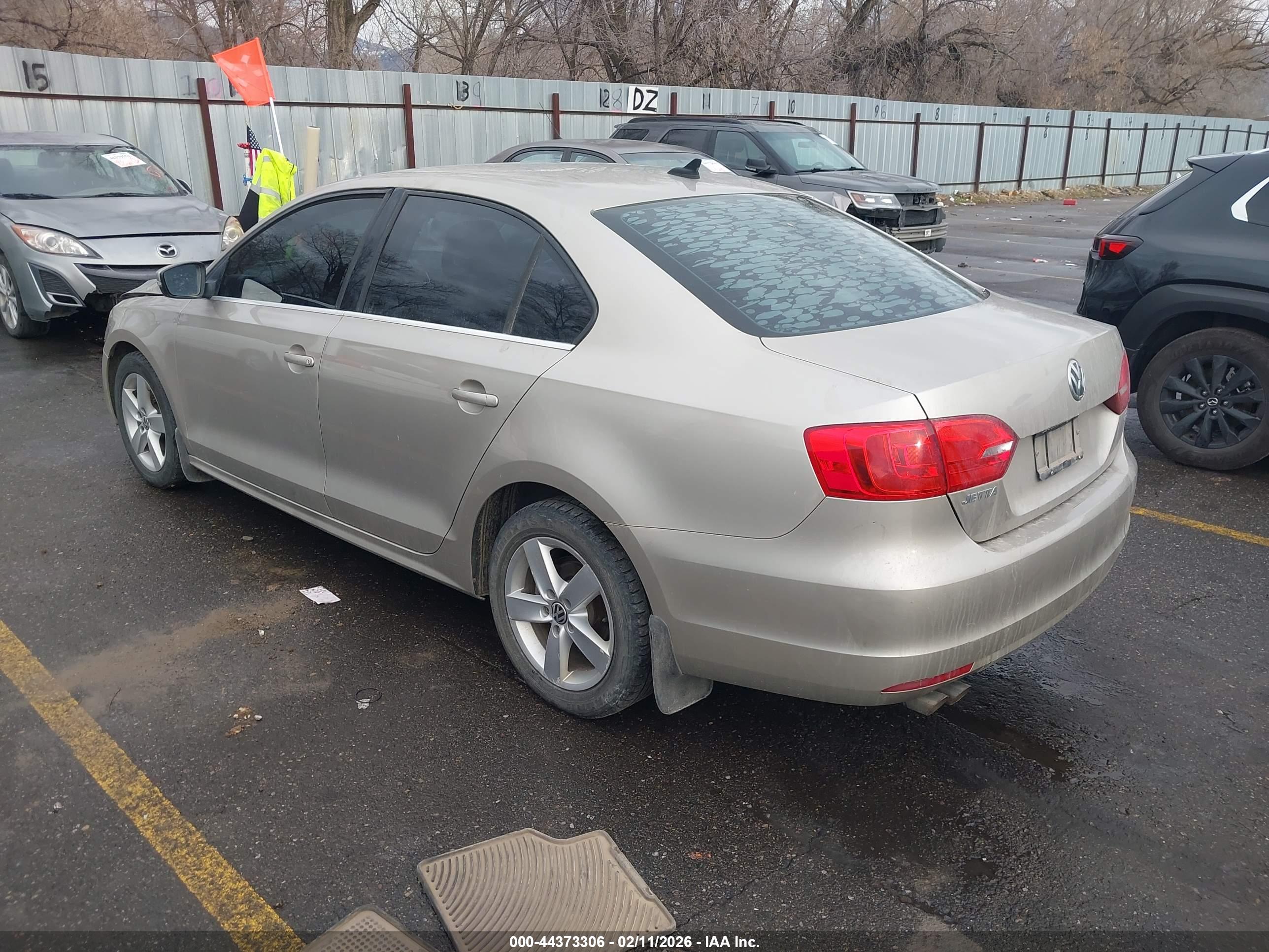 VOLKSWAGEN JETTA image 3