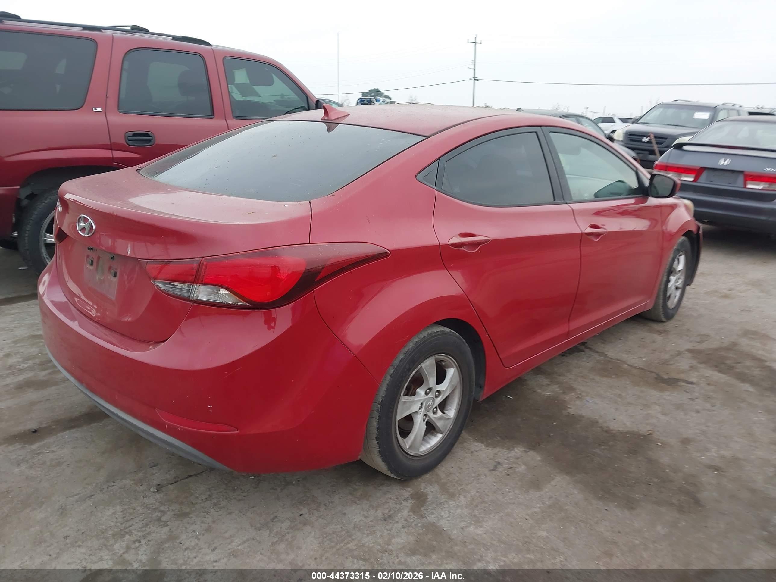 HYUNDAI ELANTRA image 4