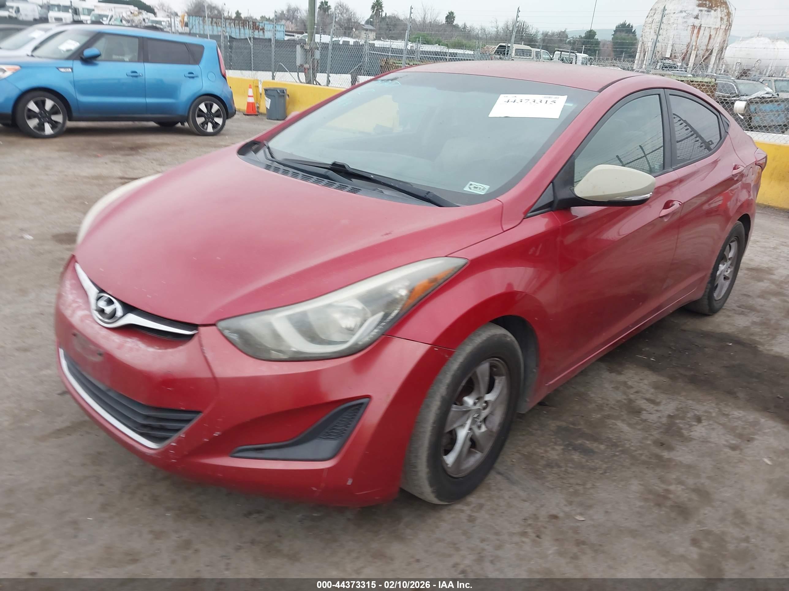 HYUNDAI ELANTRA image 6