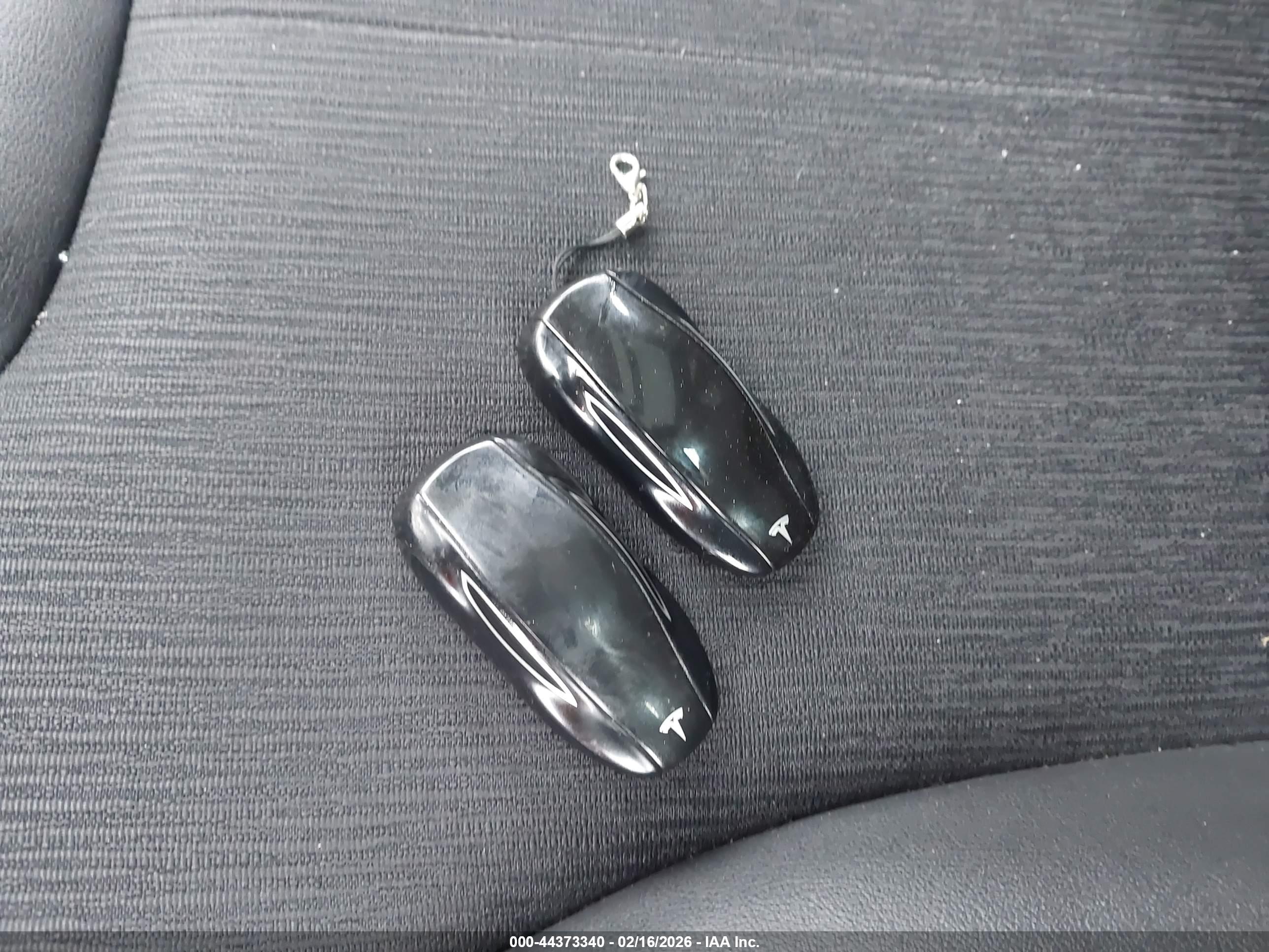 TESLA MODEL image 11