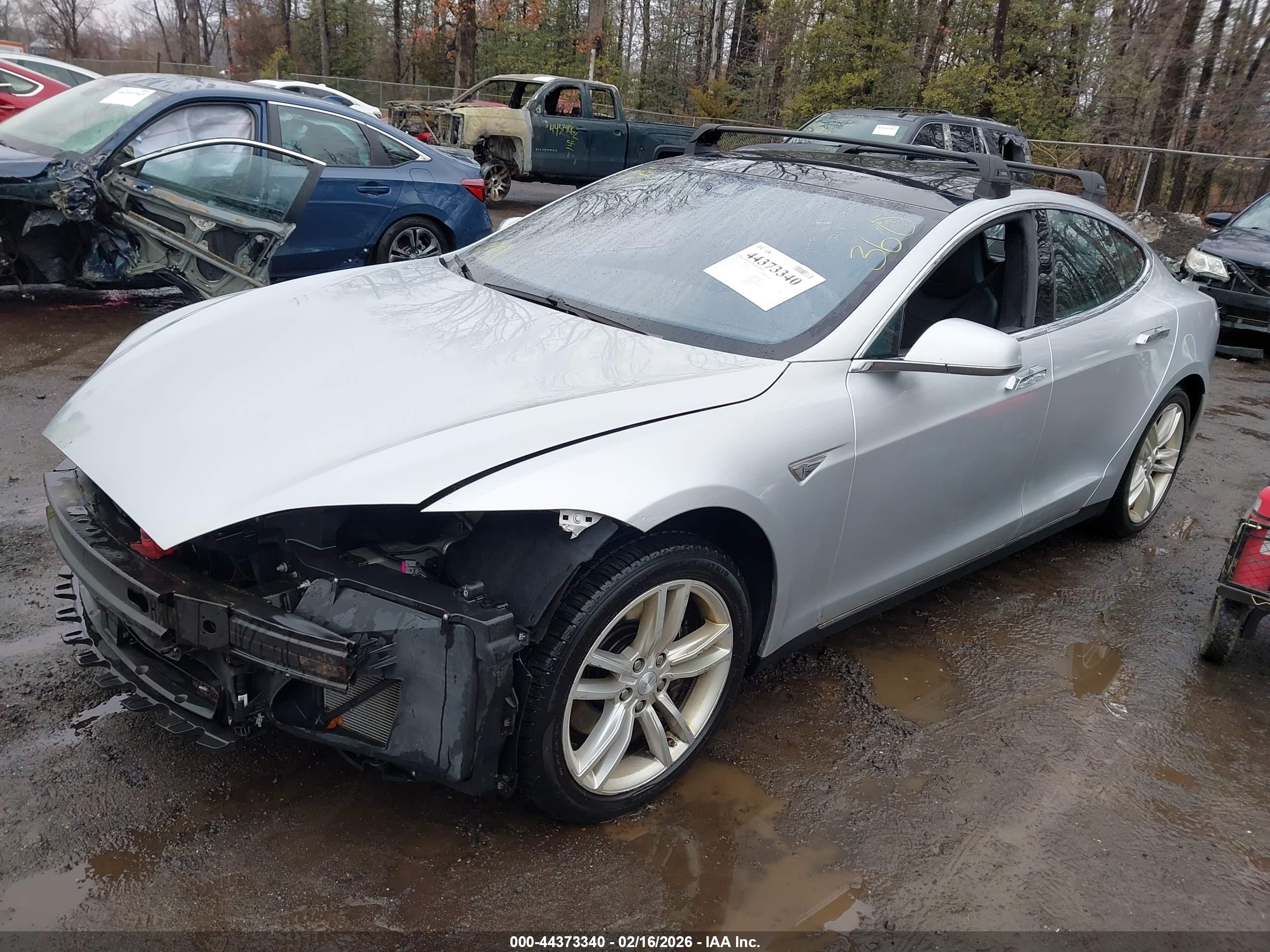 TESLA MODEL image 2