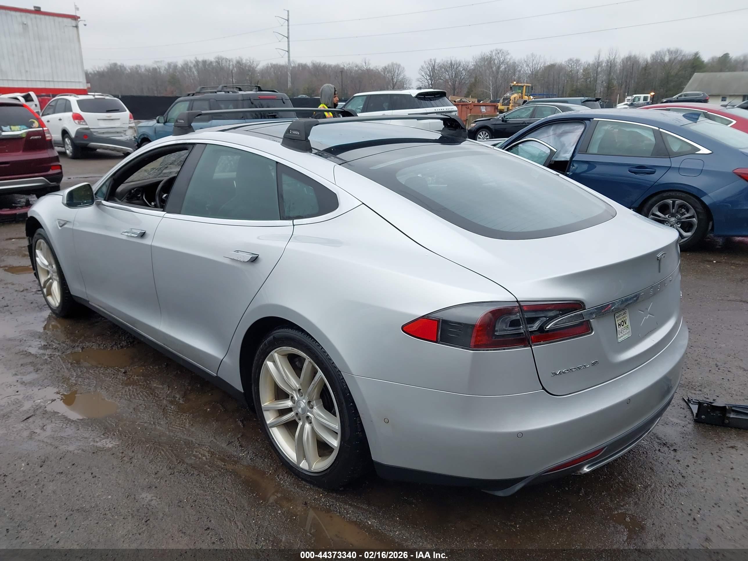 TESLA MODEL image 3