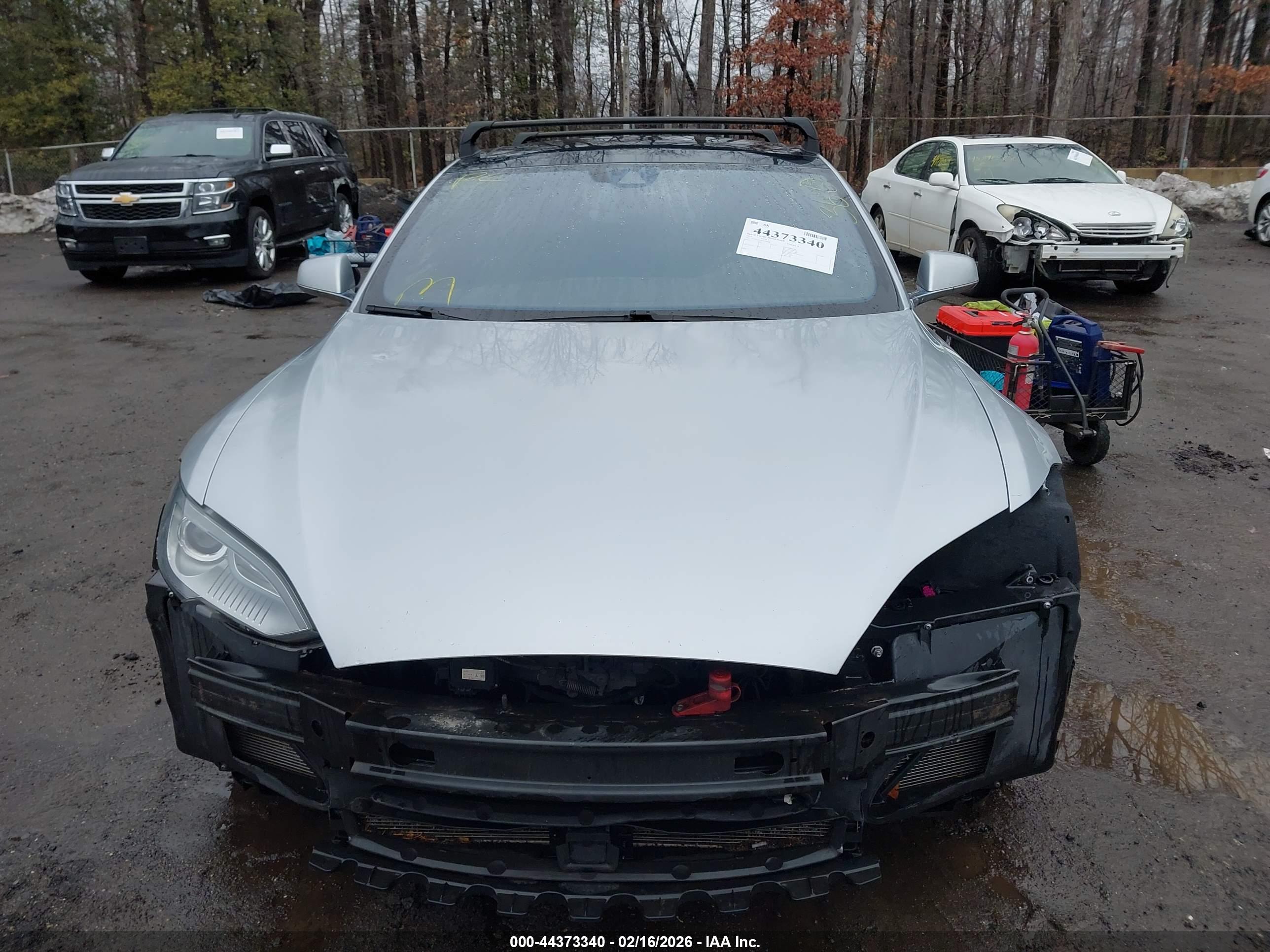 TESLA MODEL image 6