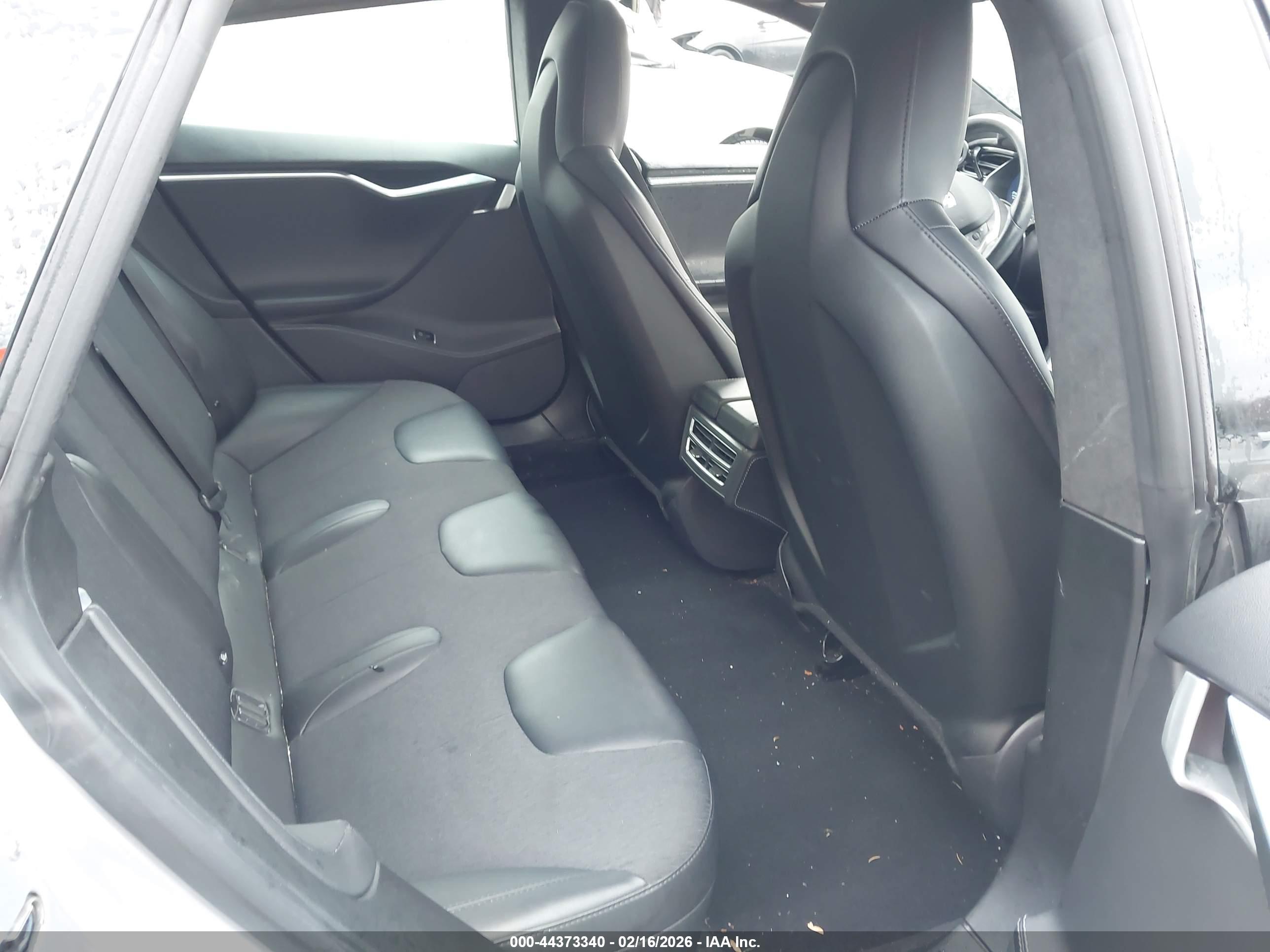 TESLA MODEL image 8