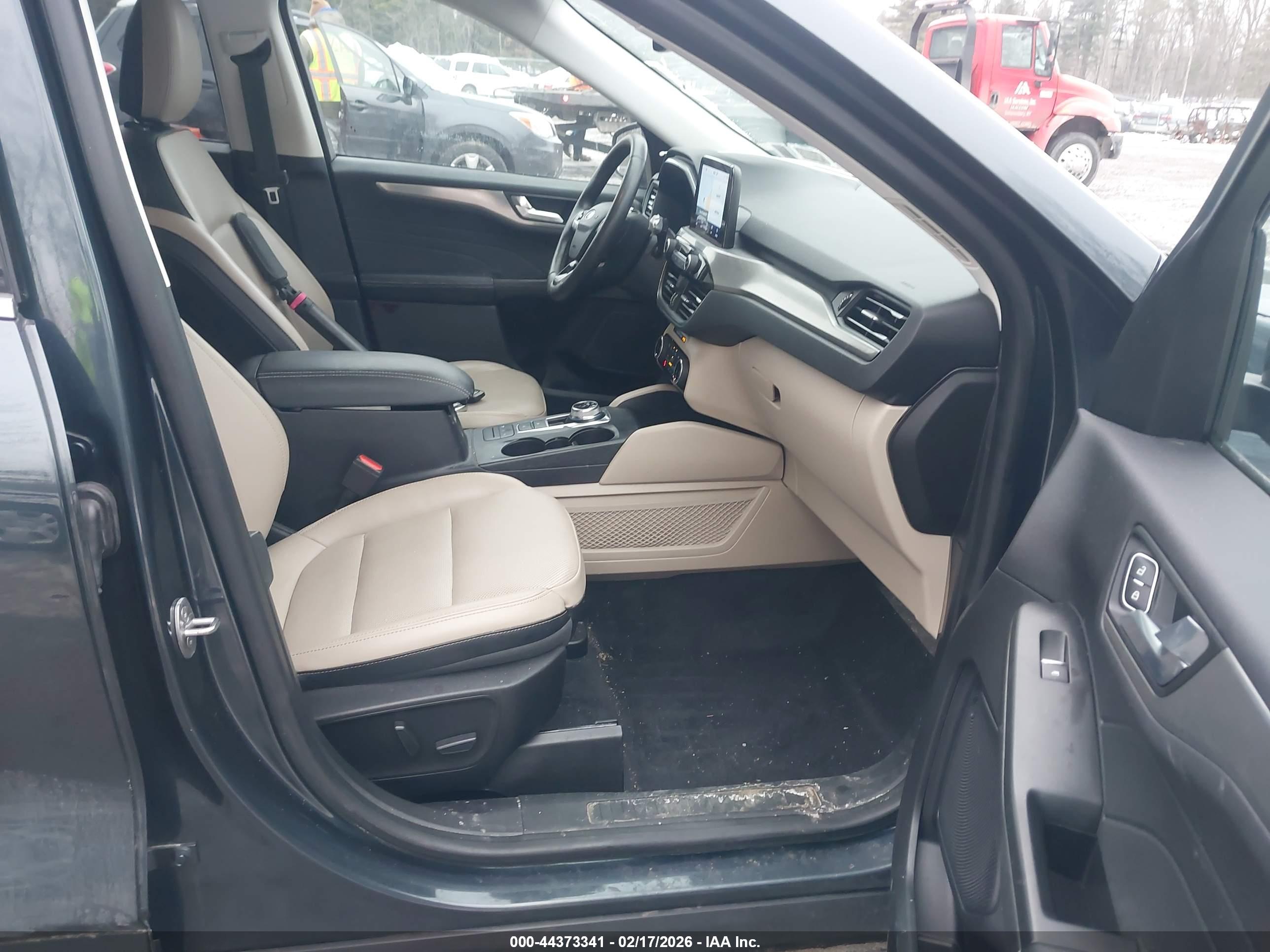 FORD ESCAPE image 5