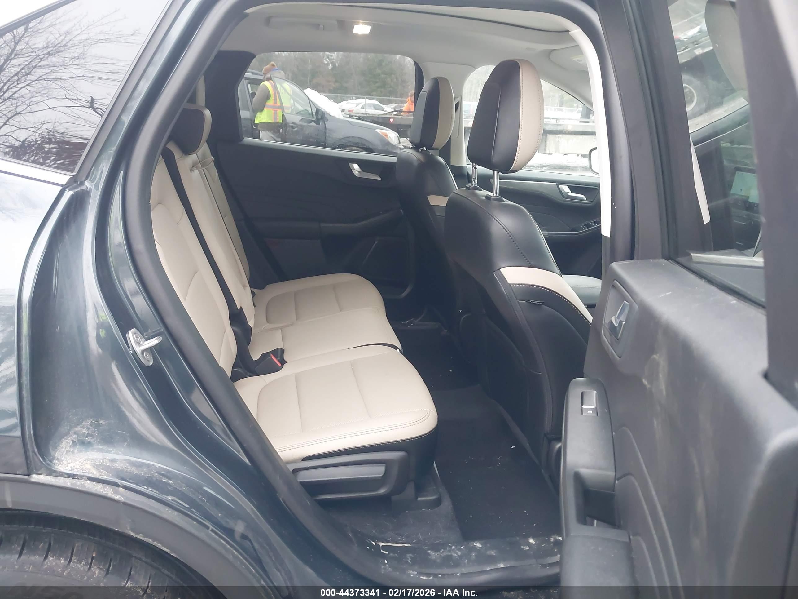 FORD ESCAPE image 8