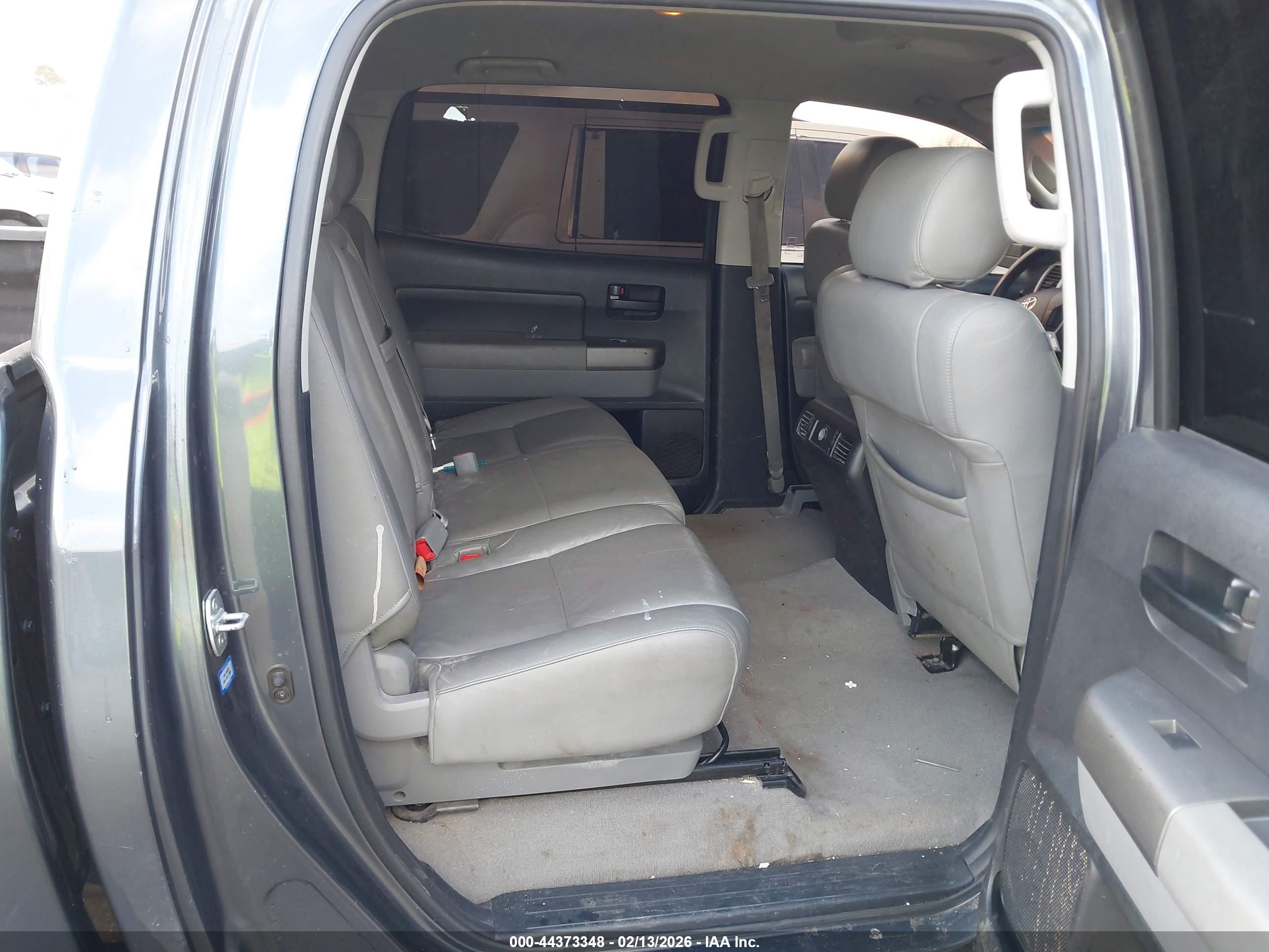 TOYOTA TUNDRA image 8