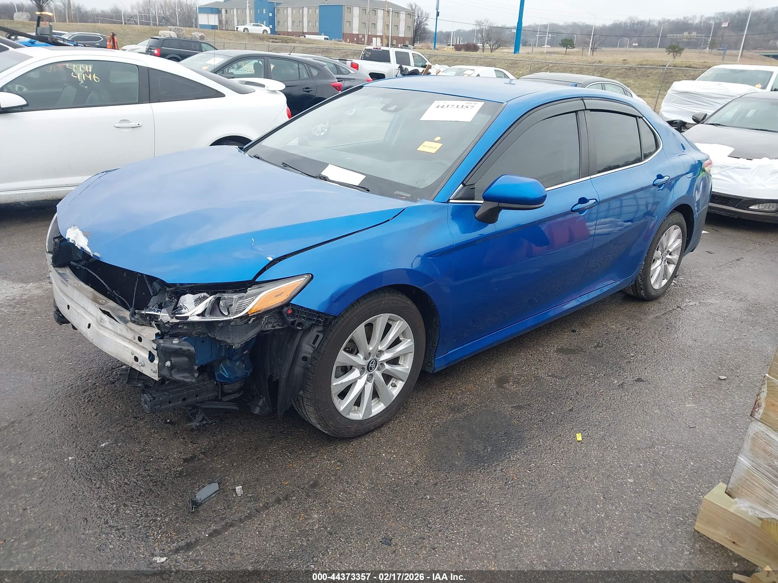 TOYOTA CAMRY image 2