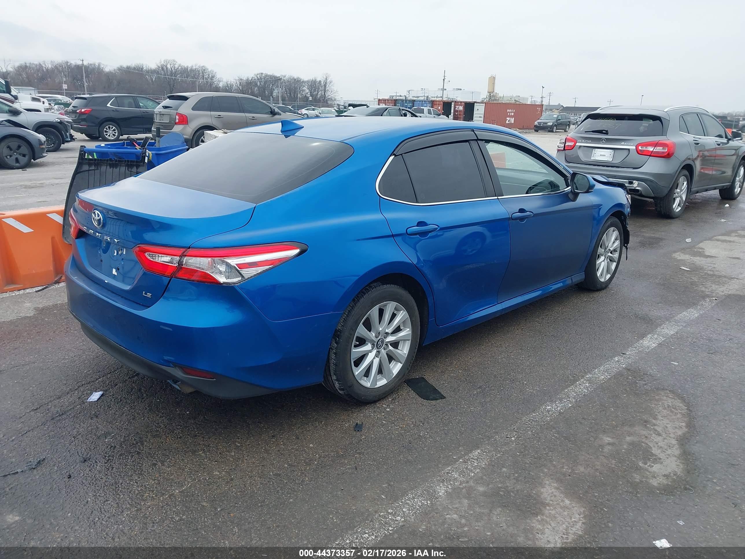 TOYOTA CAMRY image 4