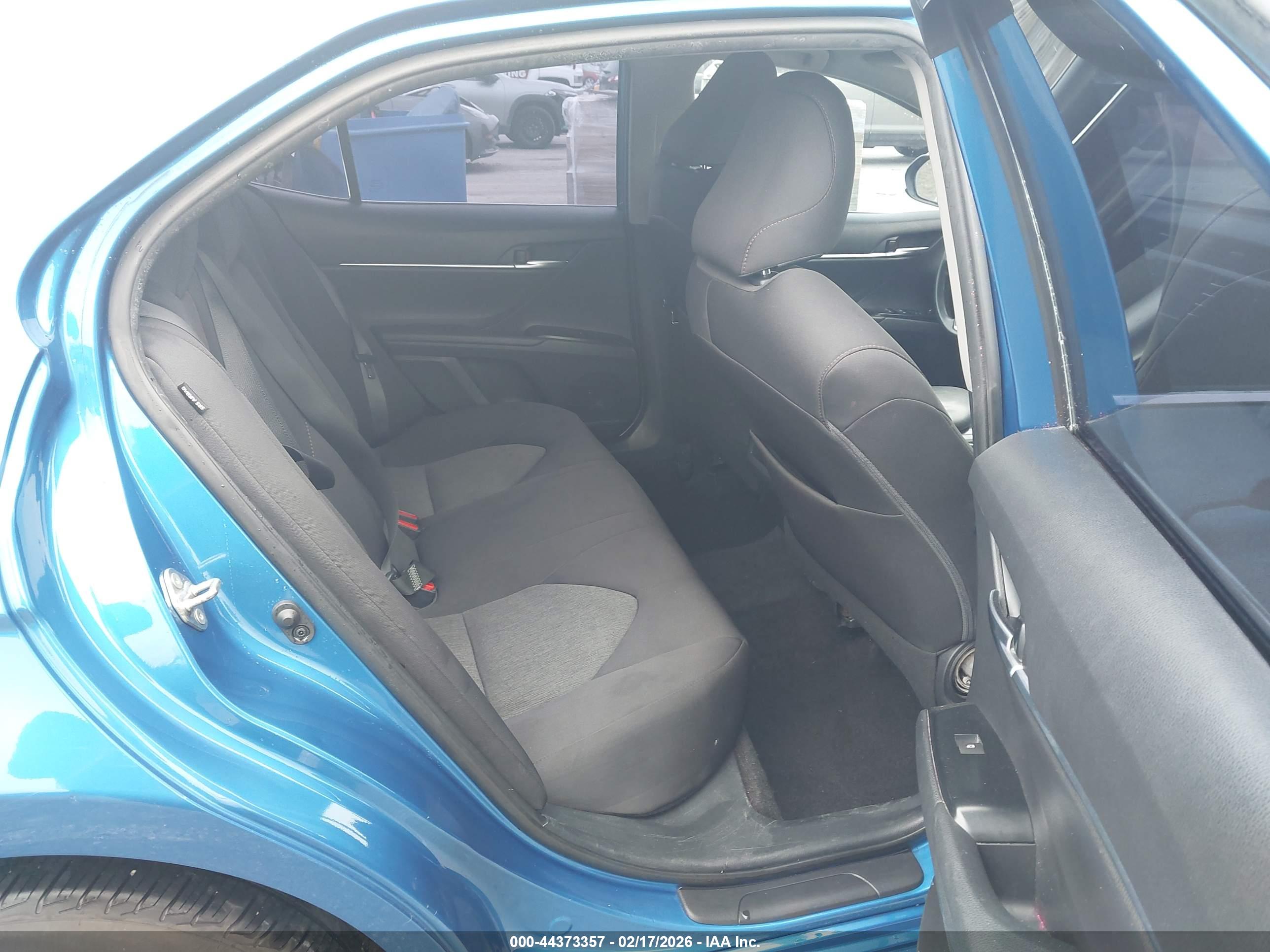 TOYOTA CAMRY image 8
