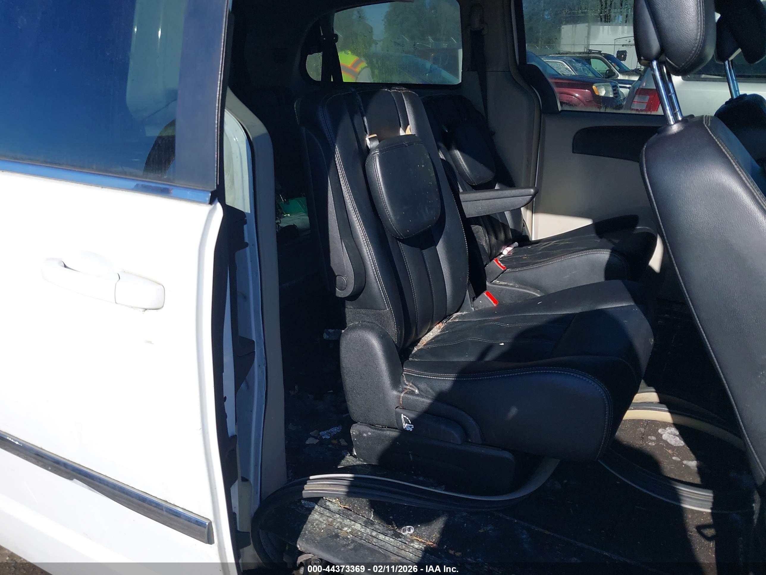 CHRYSLER TOWN image 8