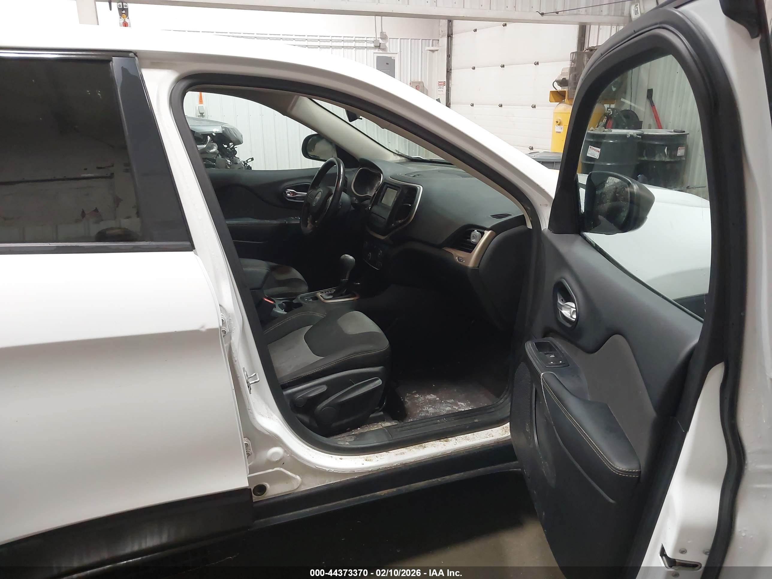 JEEP CHEROKEE image 5