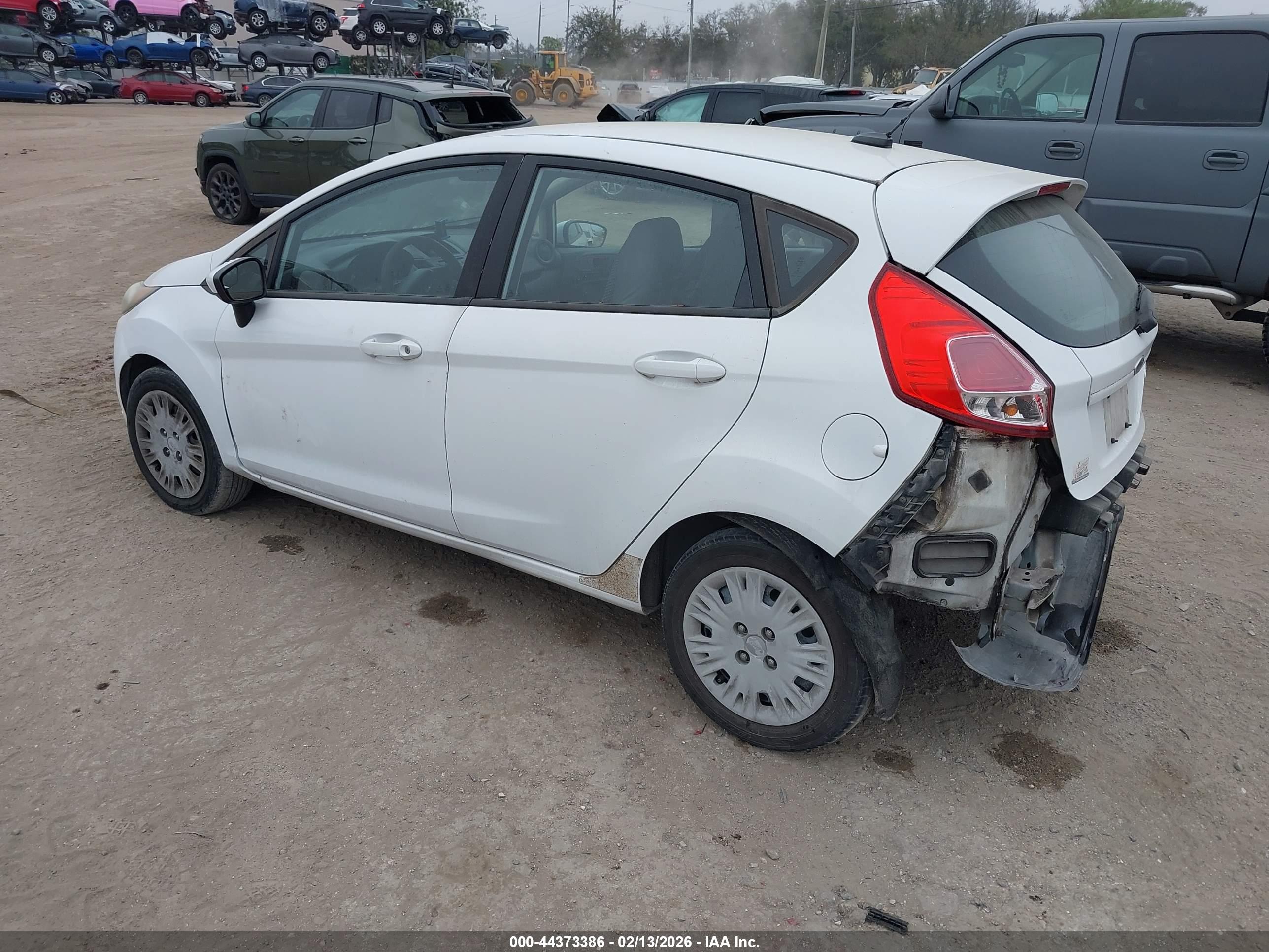 FORD FIESTA image 3