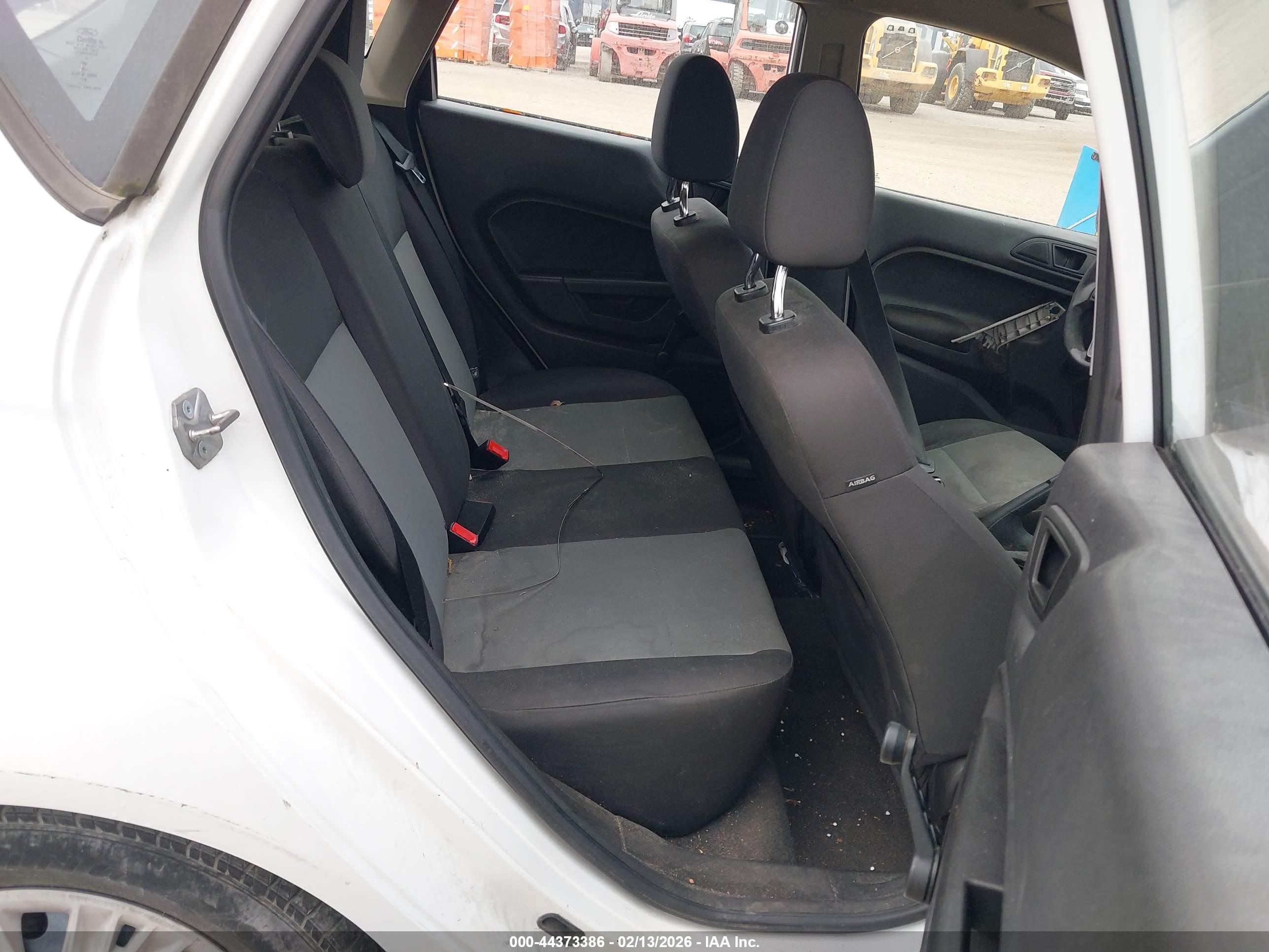 FORD FIESTA image 8