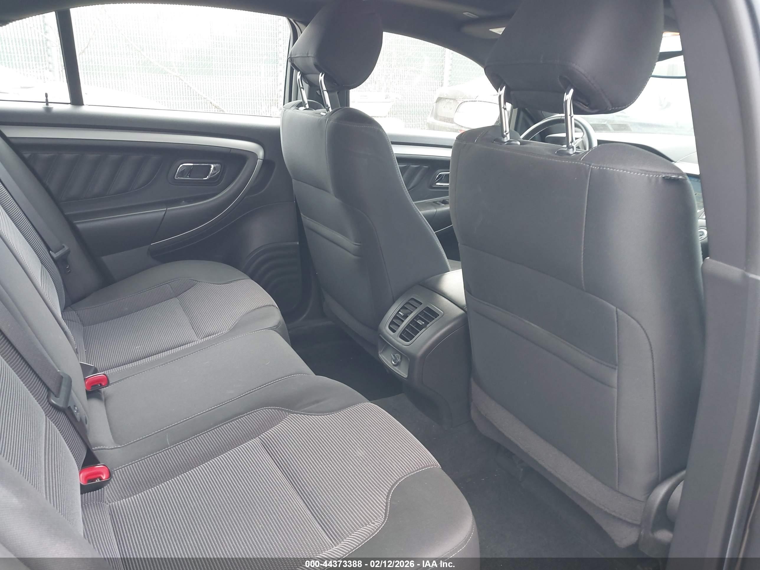 FORD TAURUS image 8