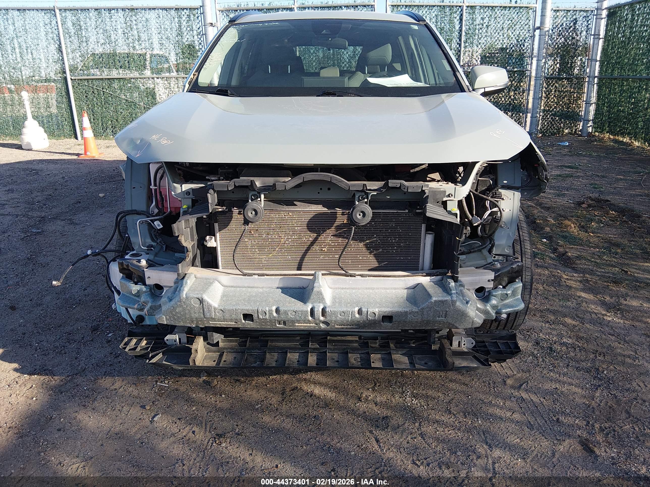 TOYOTA RAV4 image 6