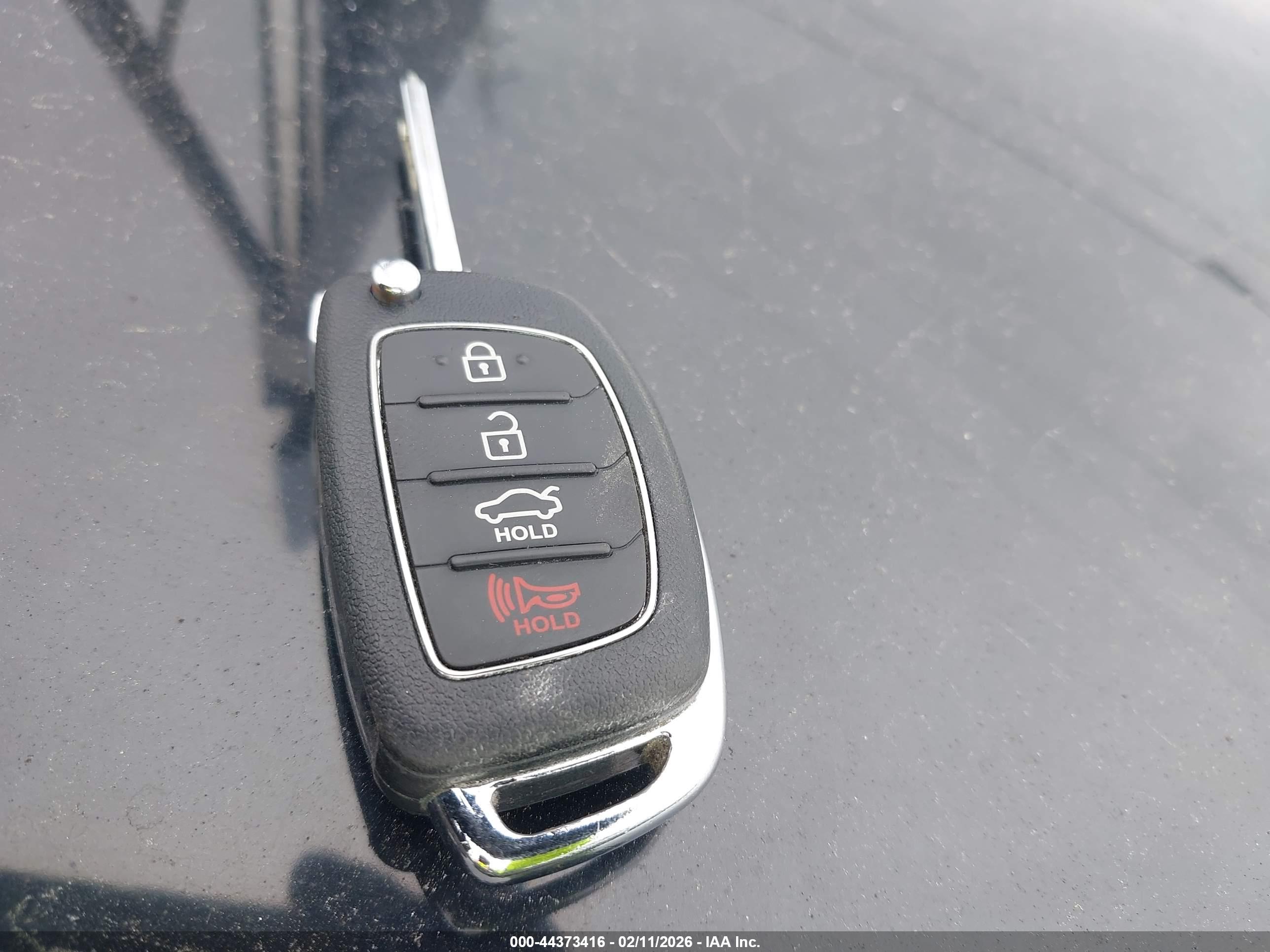 HYUNDAI SONATA image 11