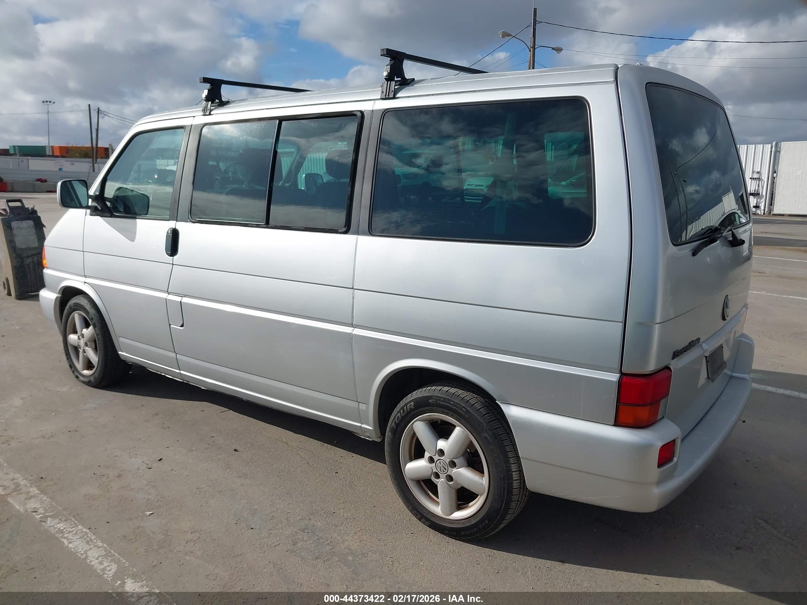 VOLKSWAGEN EUROVAN image 3