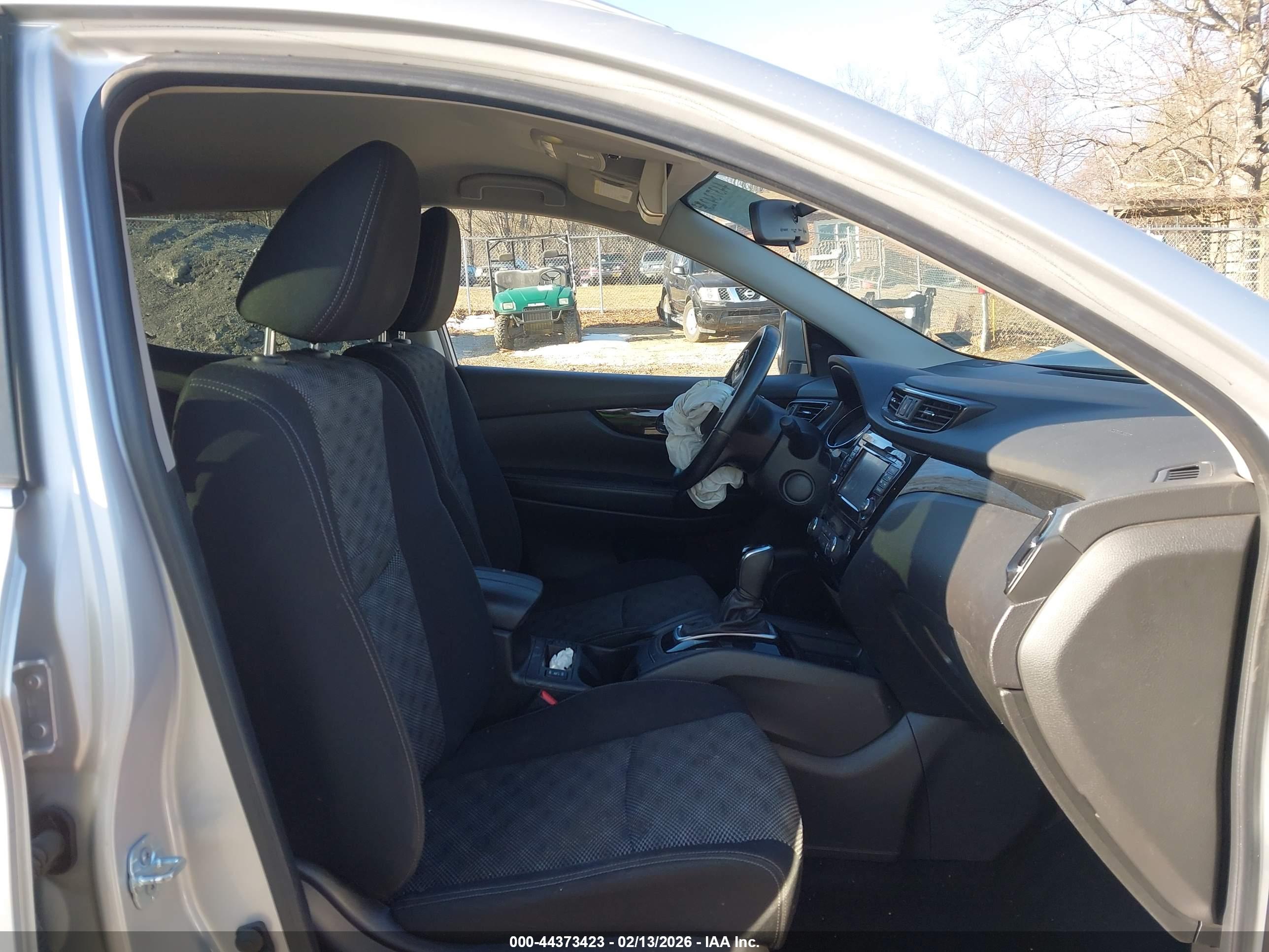 NISSAN ROGUE image 5