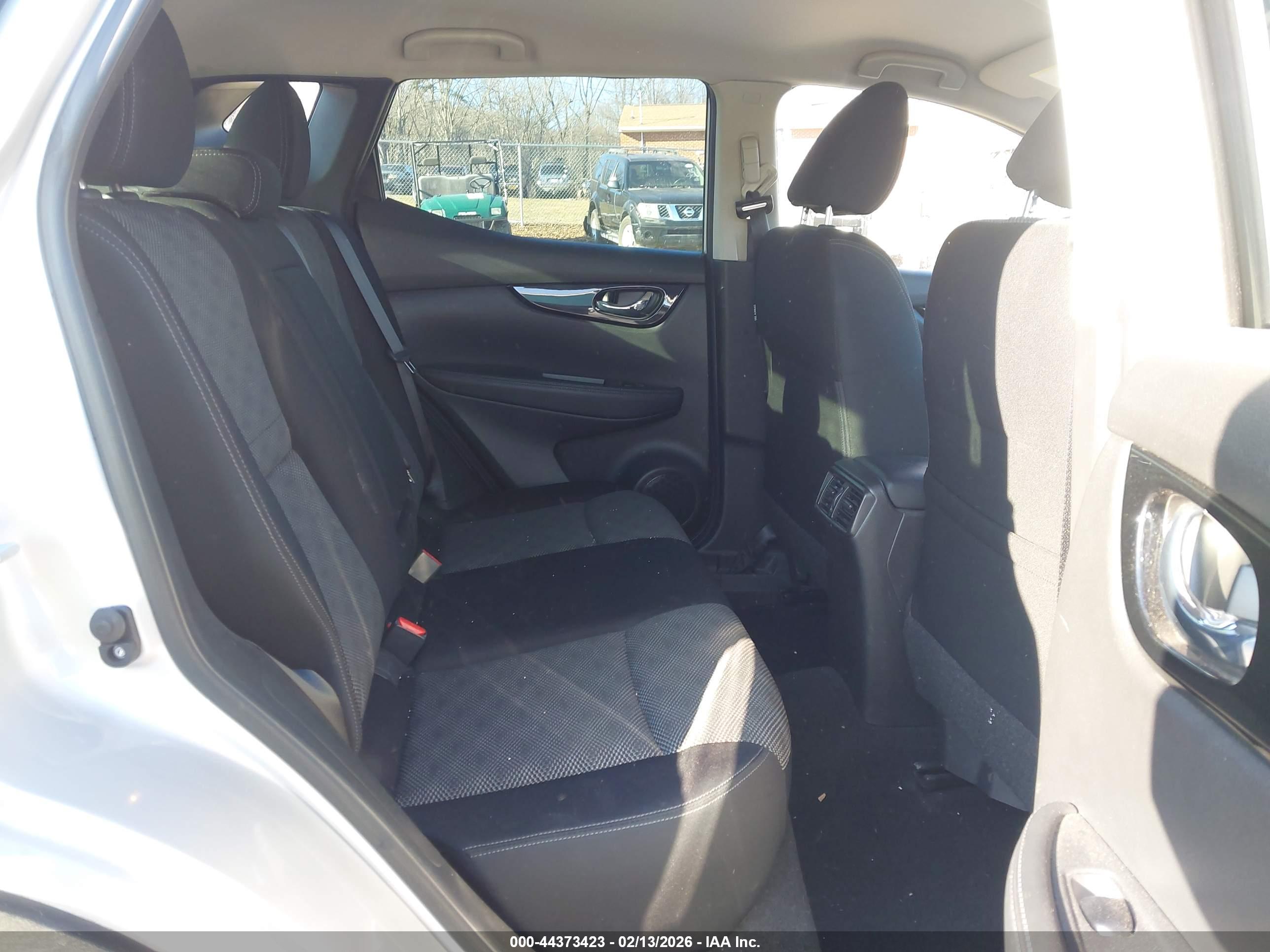 NISSAN ROGUE image 8