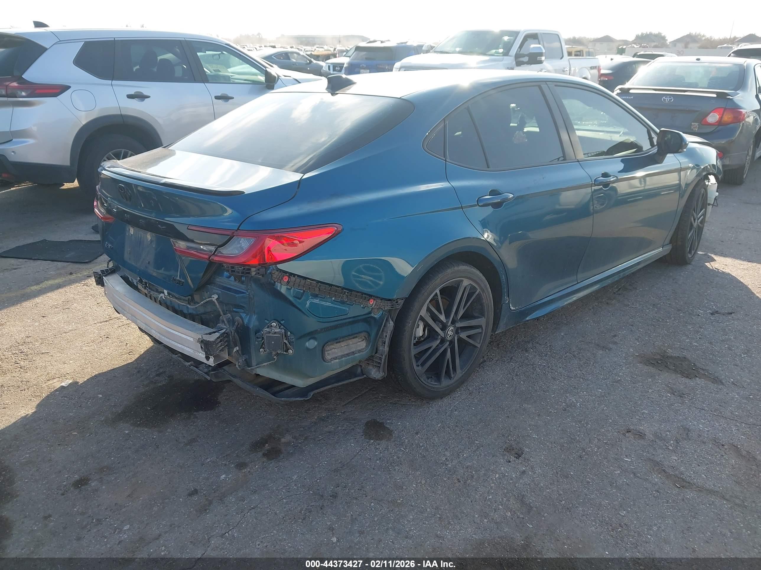 TOYOTA CAMRY image 4
