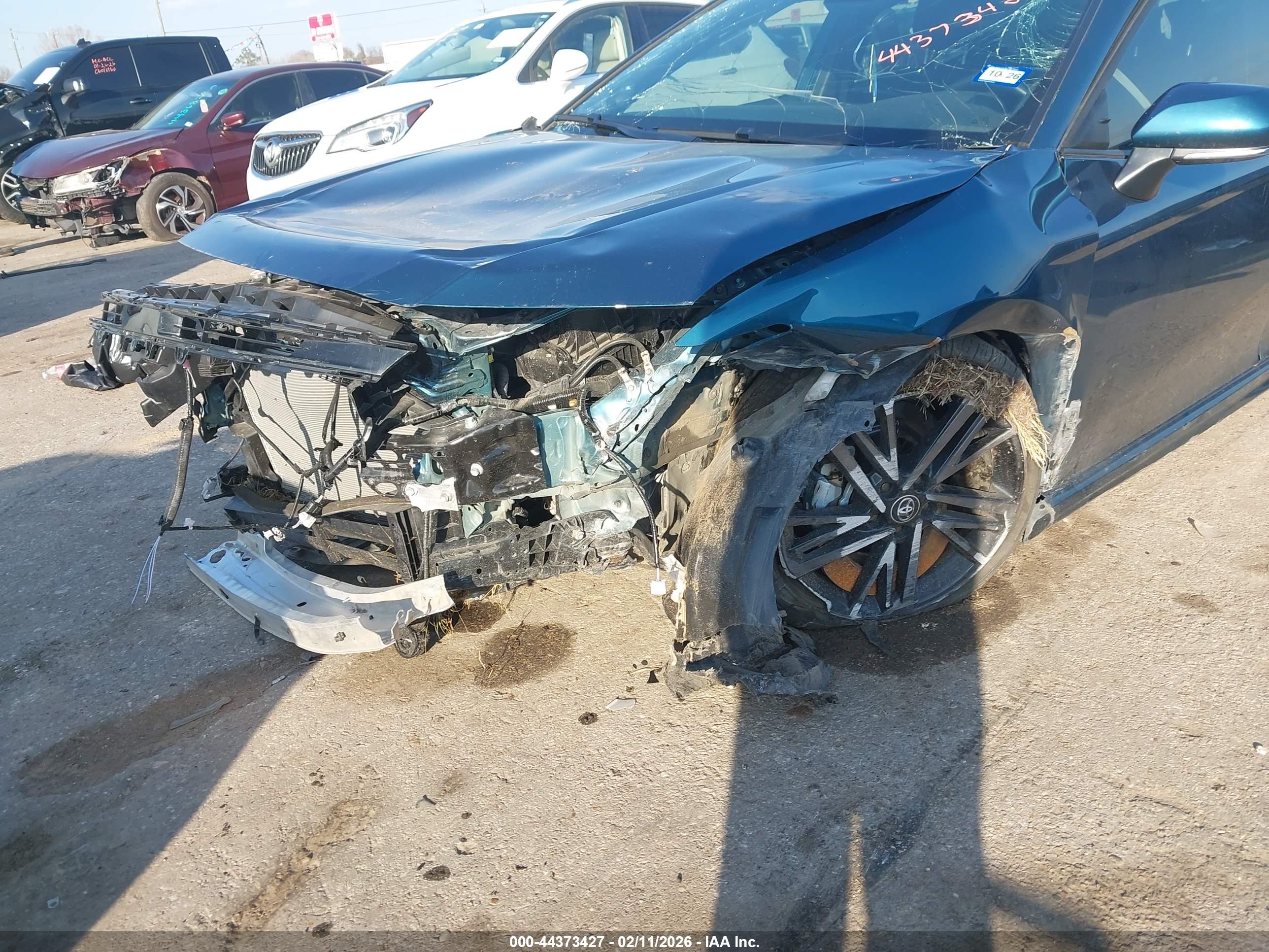 TOYOTA CAMRY image 6