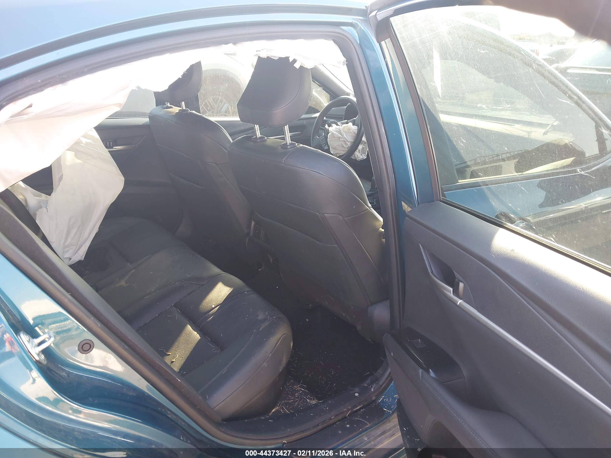TOYOTA CAMRY image 8