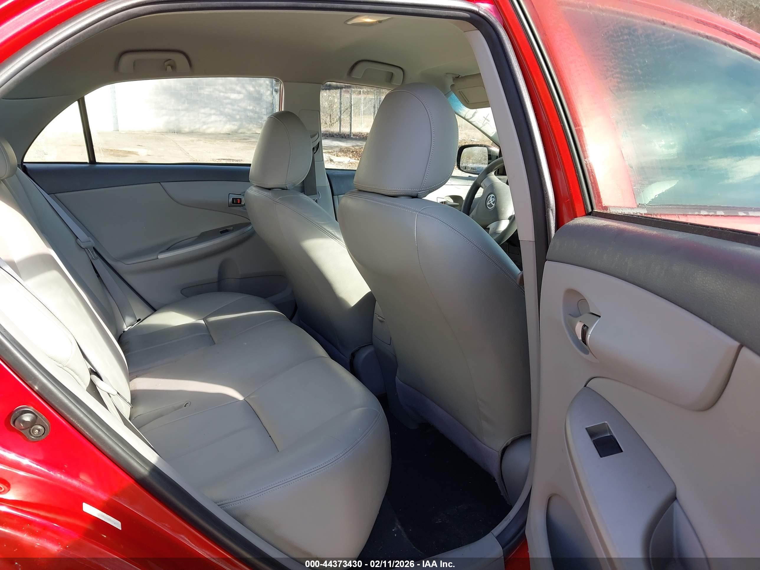 TOYOTA COROLLA image 8