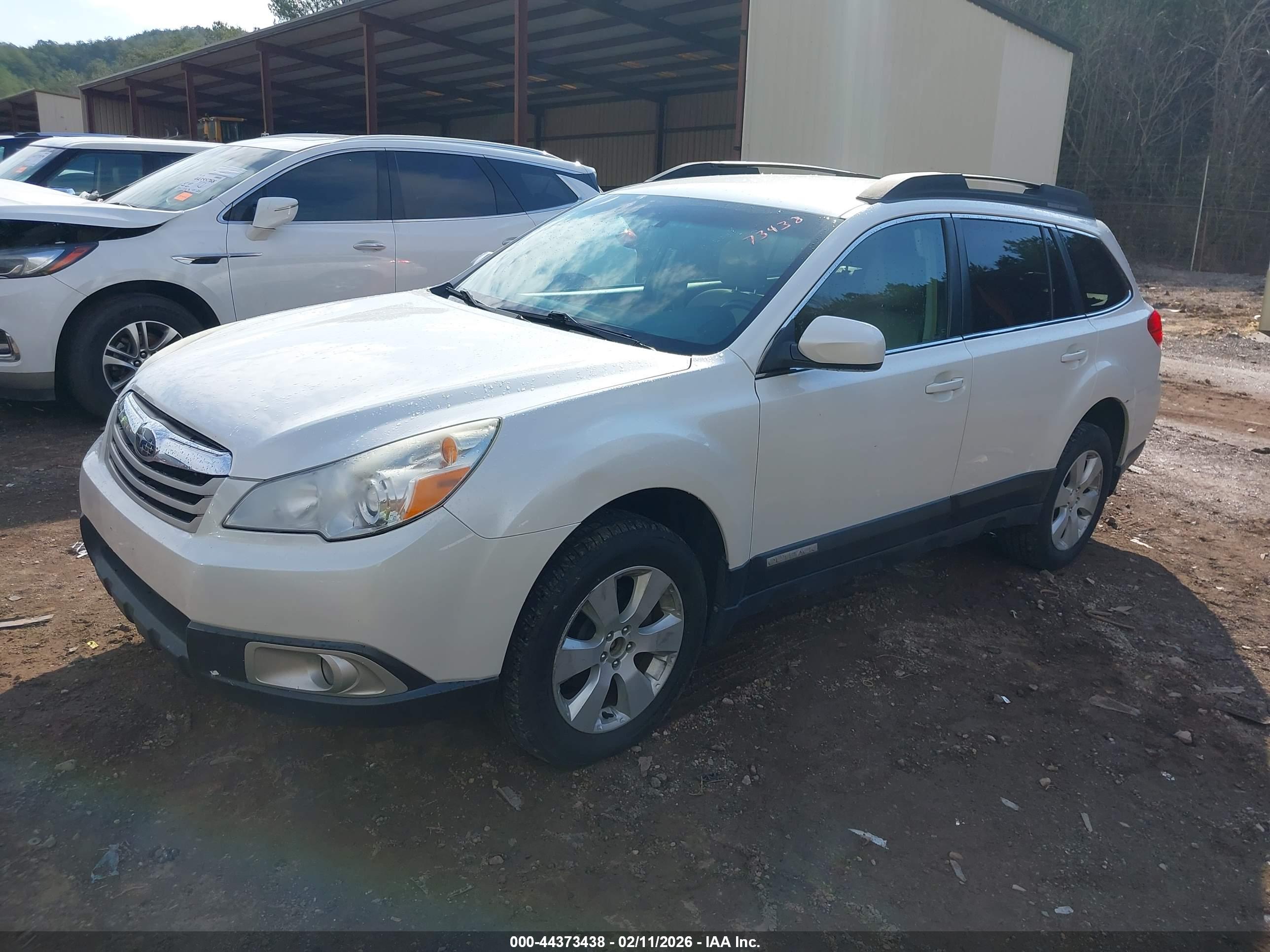 SUBARU OUTBACK image 2