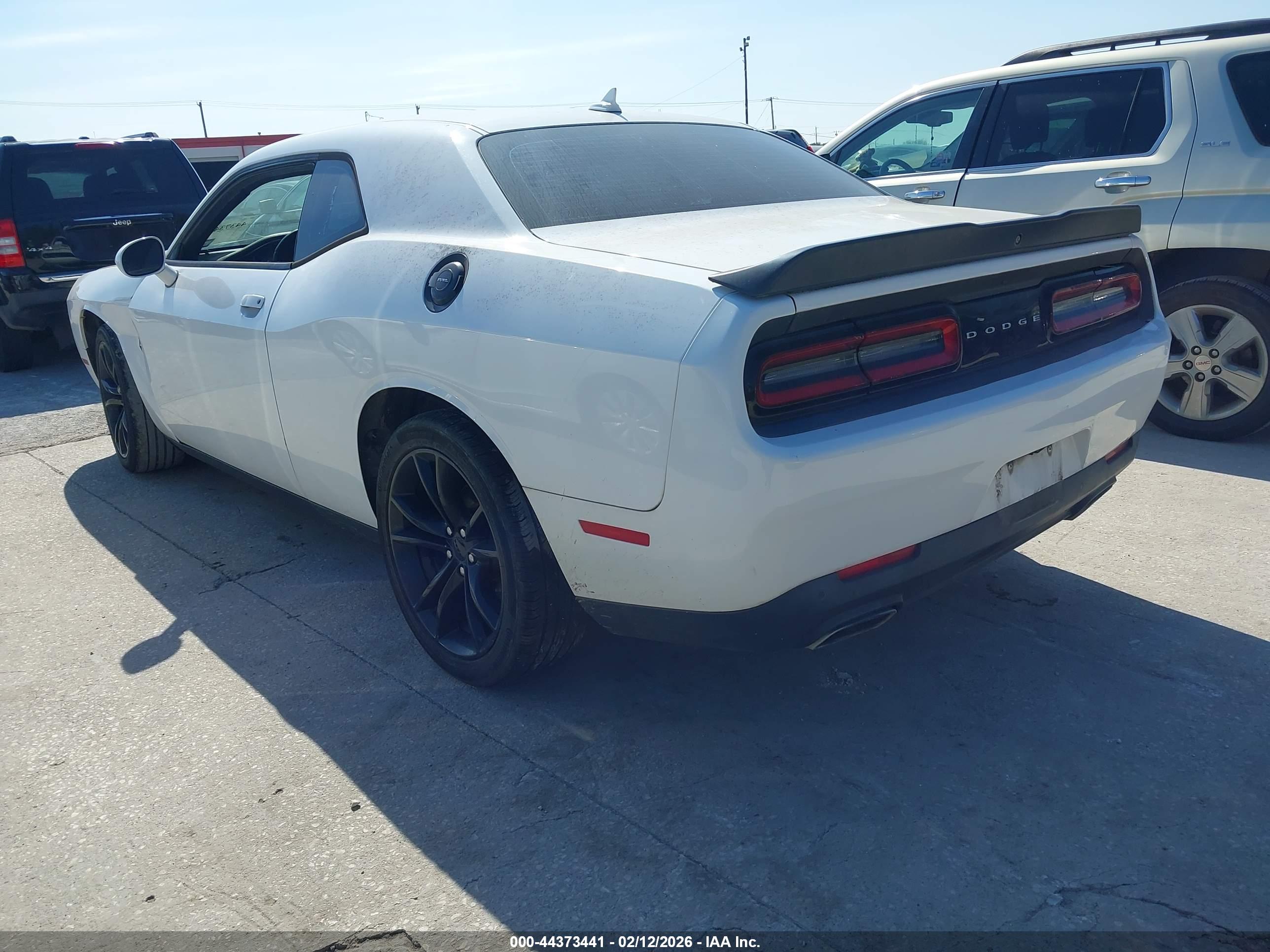 DODGE CHALLENGER image 3