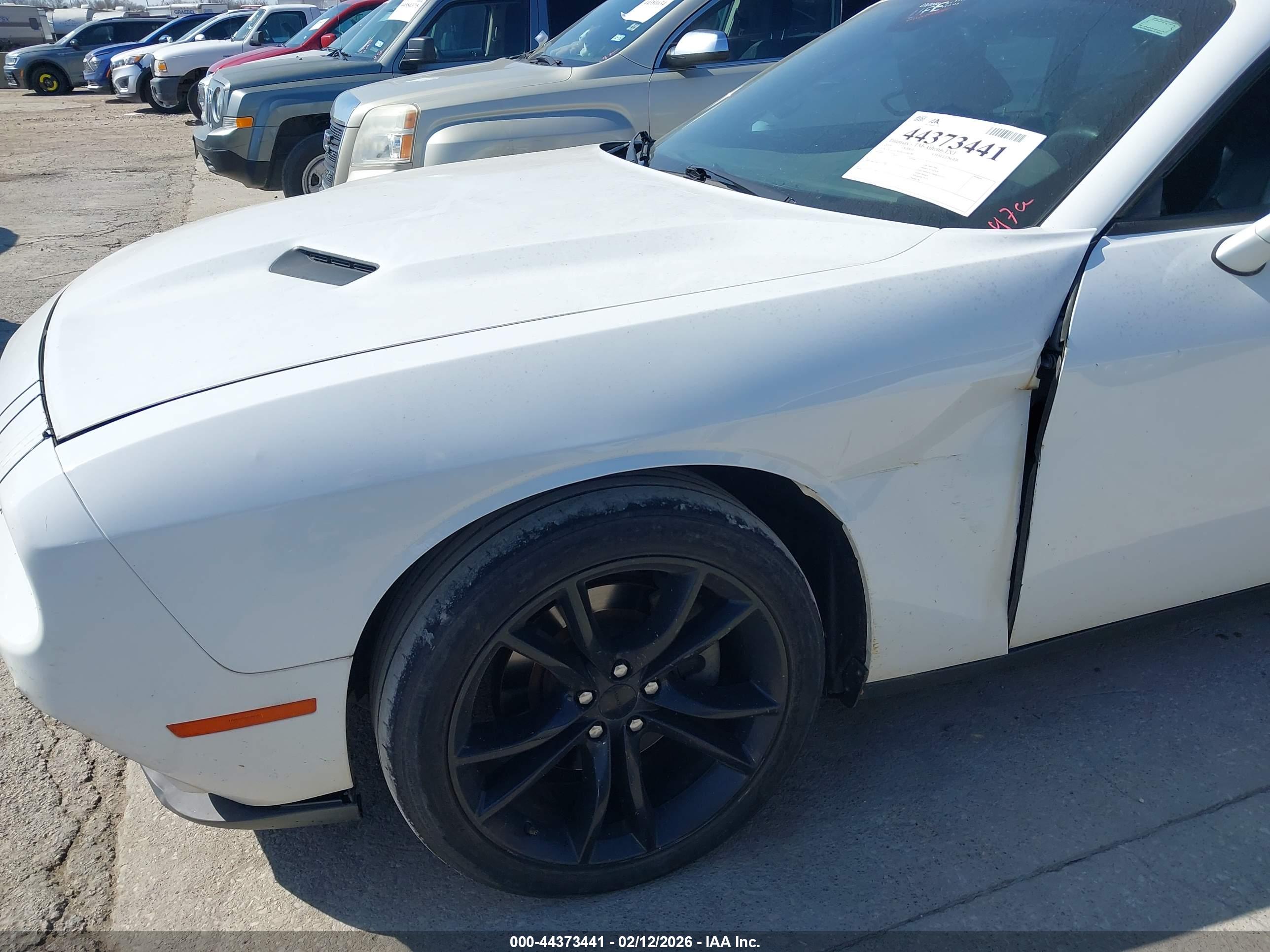 DODGE CHALLENGER image 6