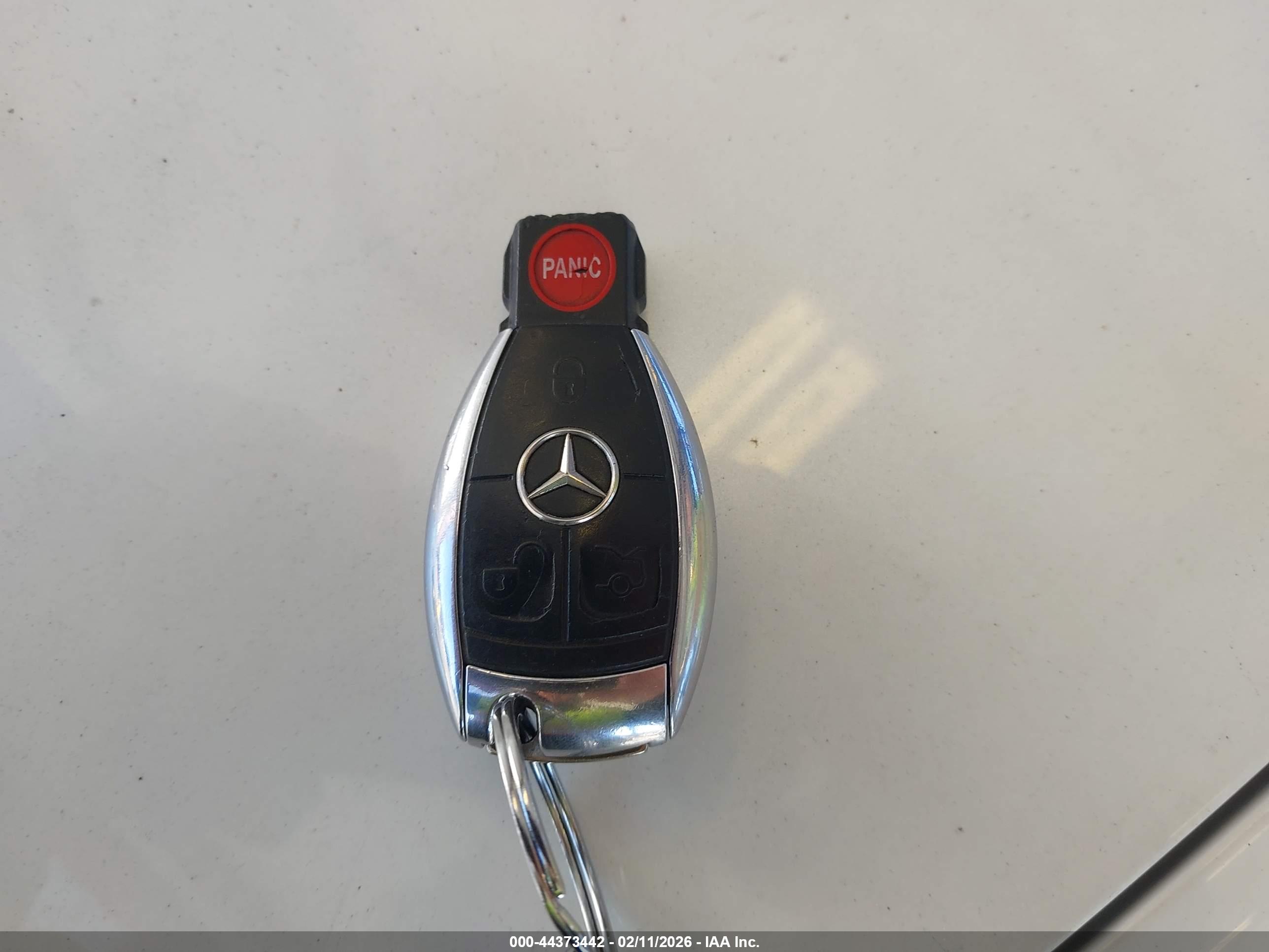 MERCEDES-BENZ E image 11