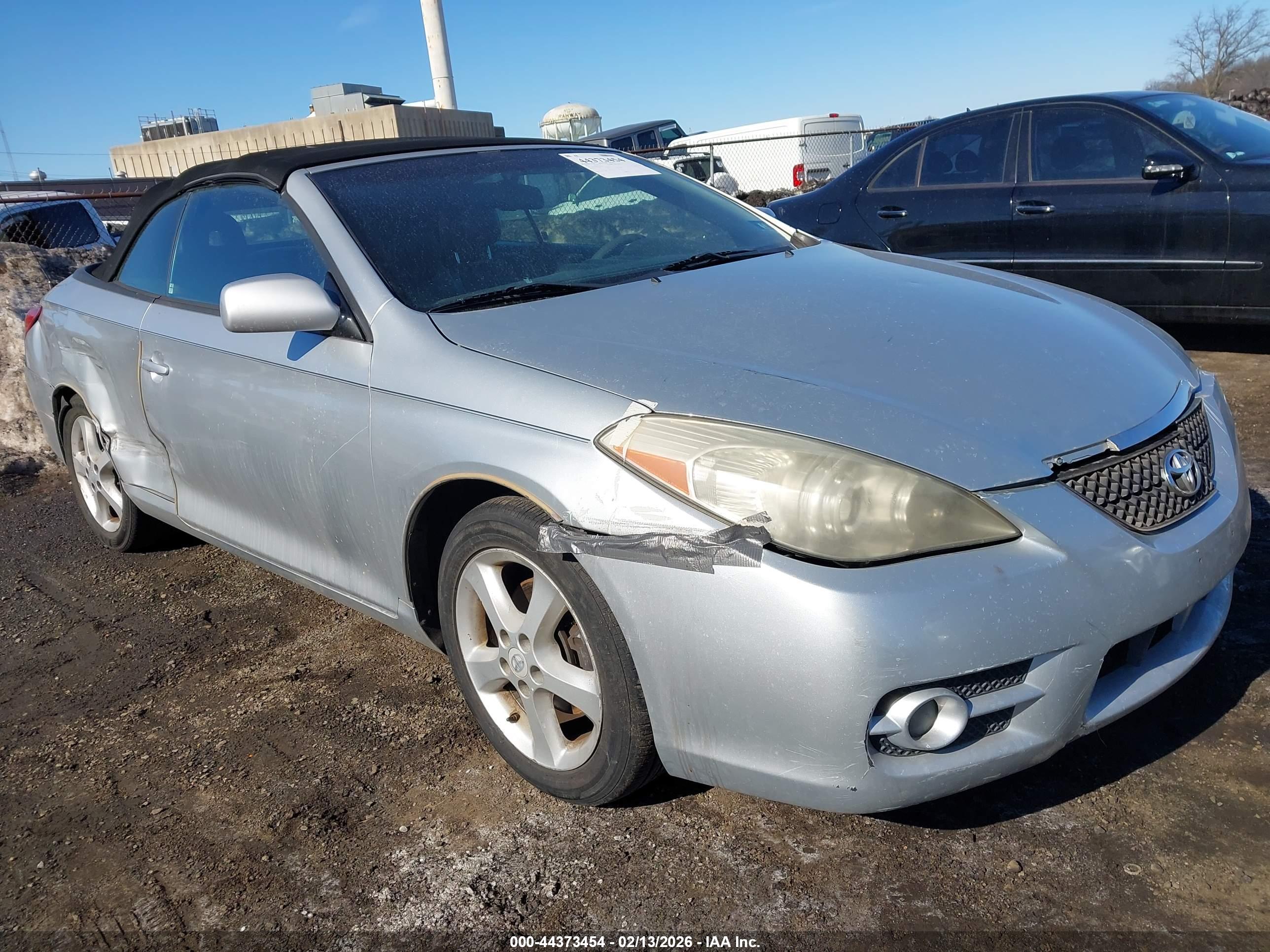 TOYOTA CAMRY image 6