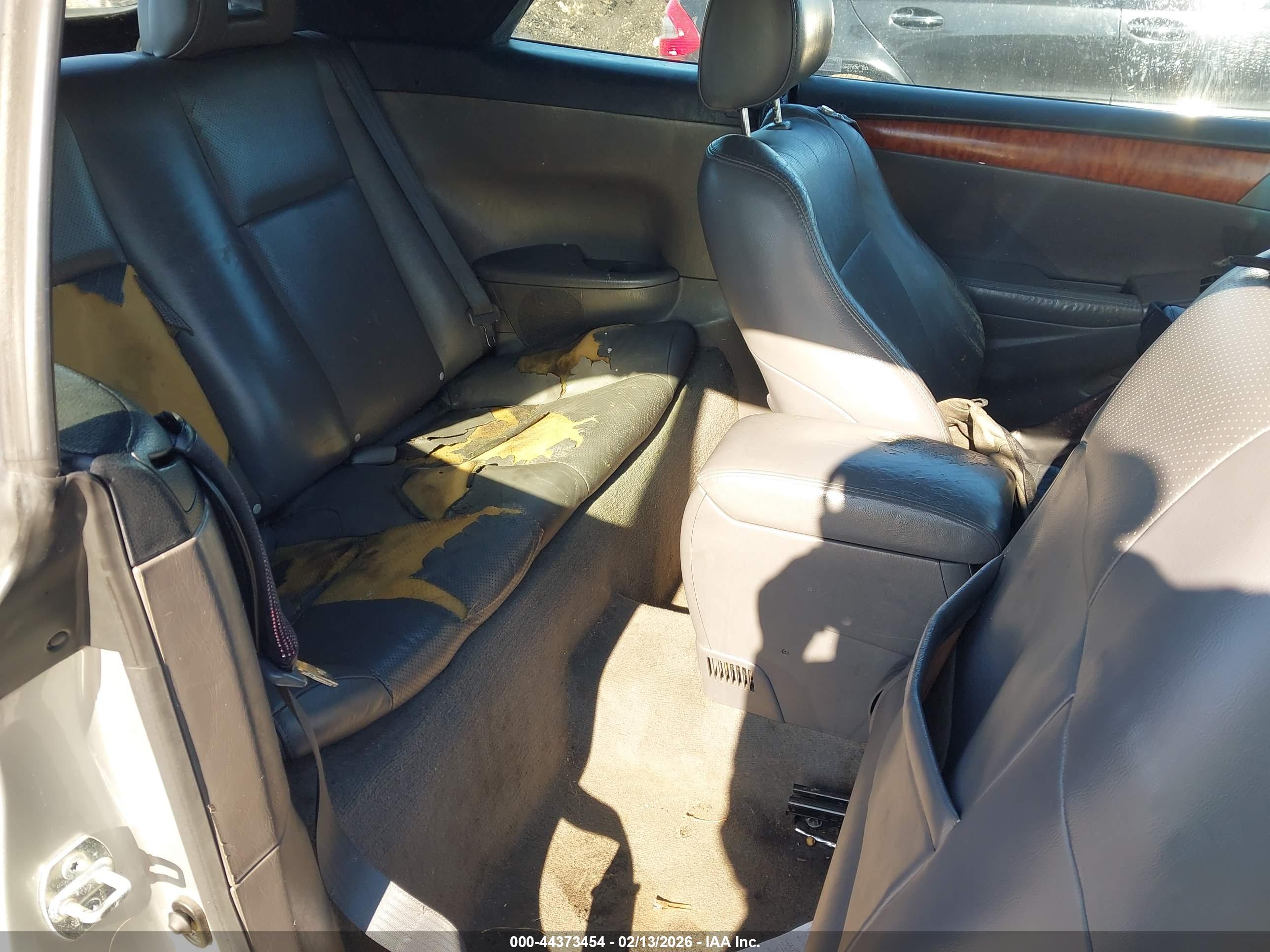 TOYOTA CAMRY image 8