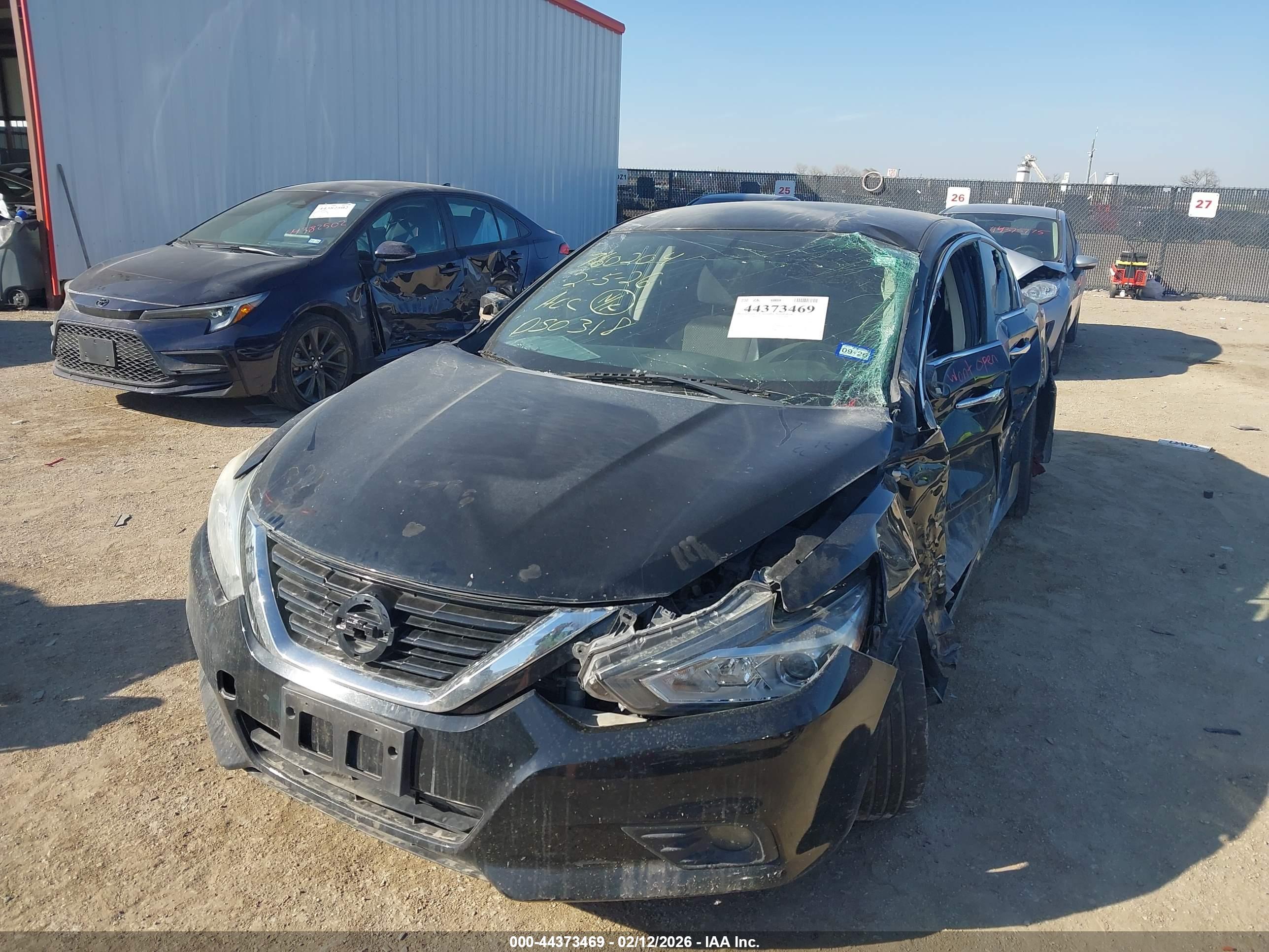 NISSAN ALTIMA image 2
