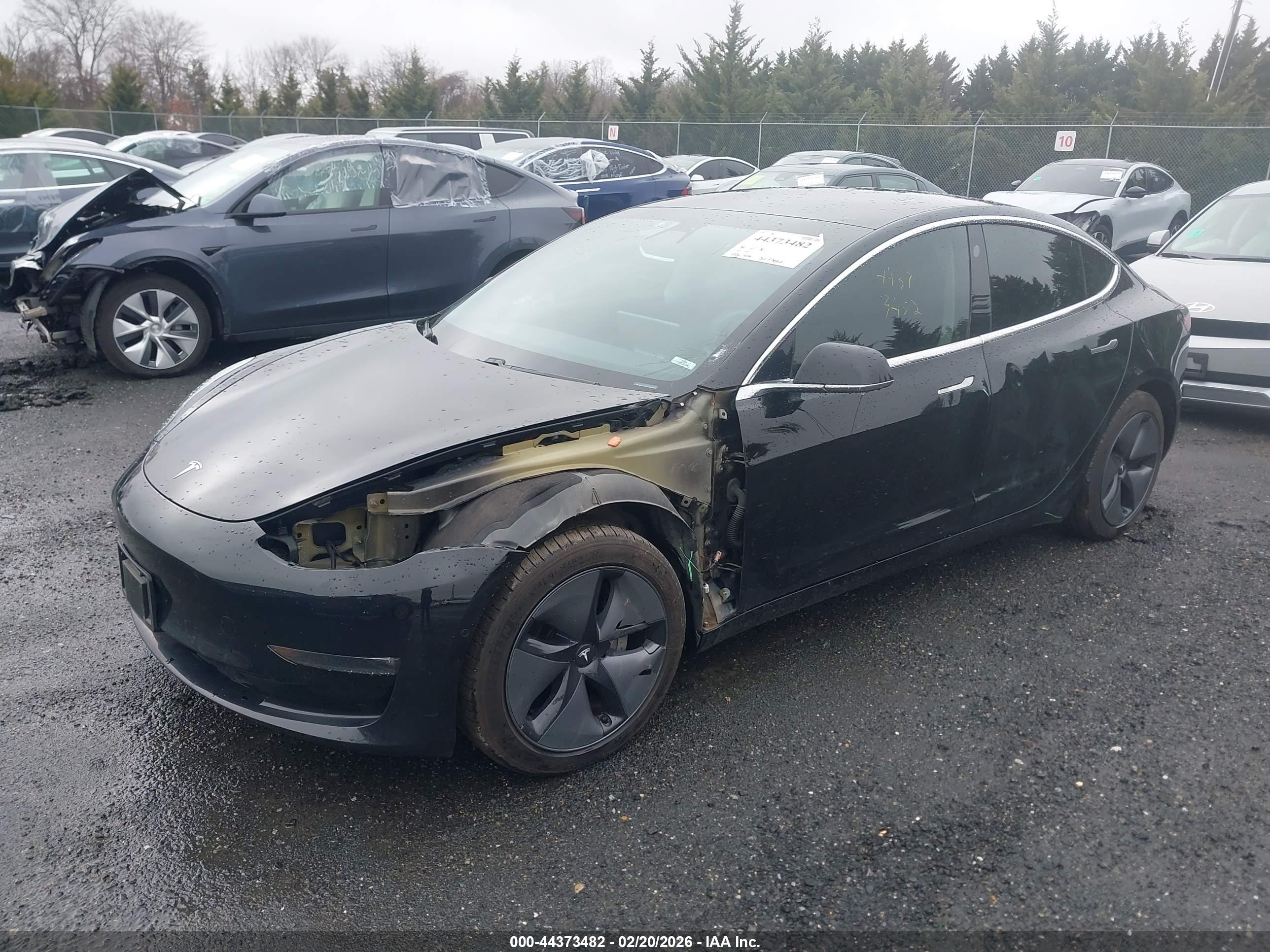 TESLA MODEL image 2