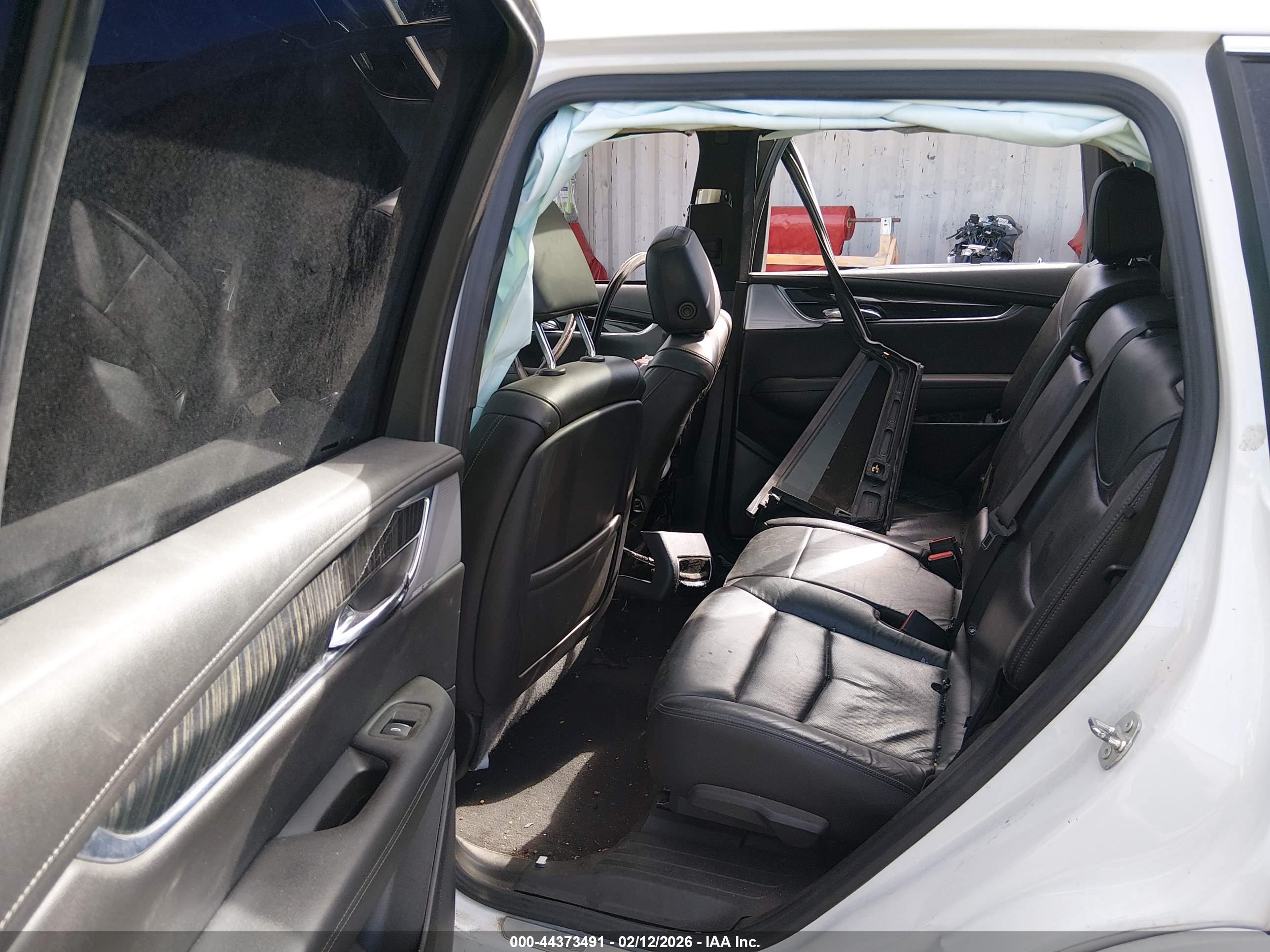 CADILLAC XT6 image 8